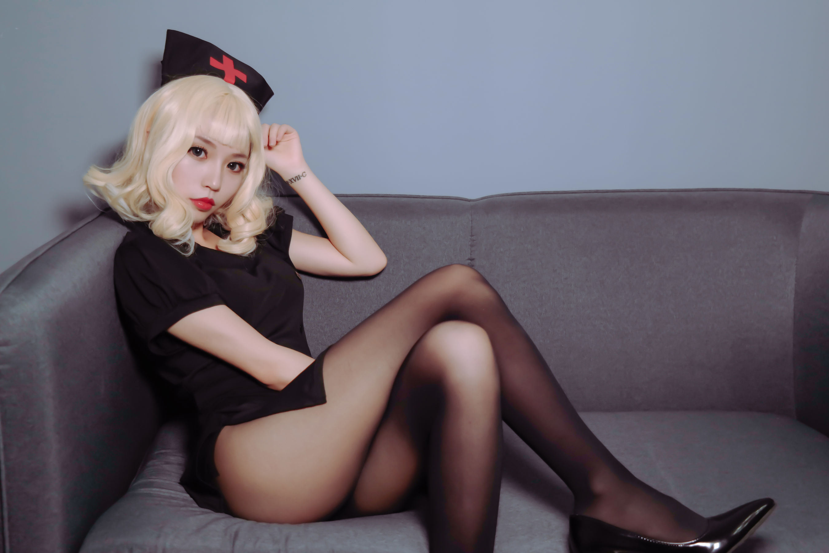 [COS福利] 萌妹白易子教主 - 黑化护士第7张