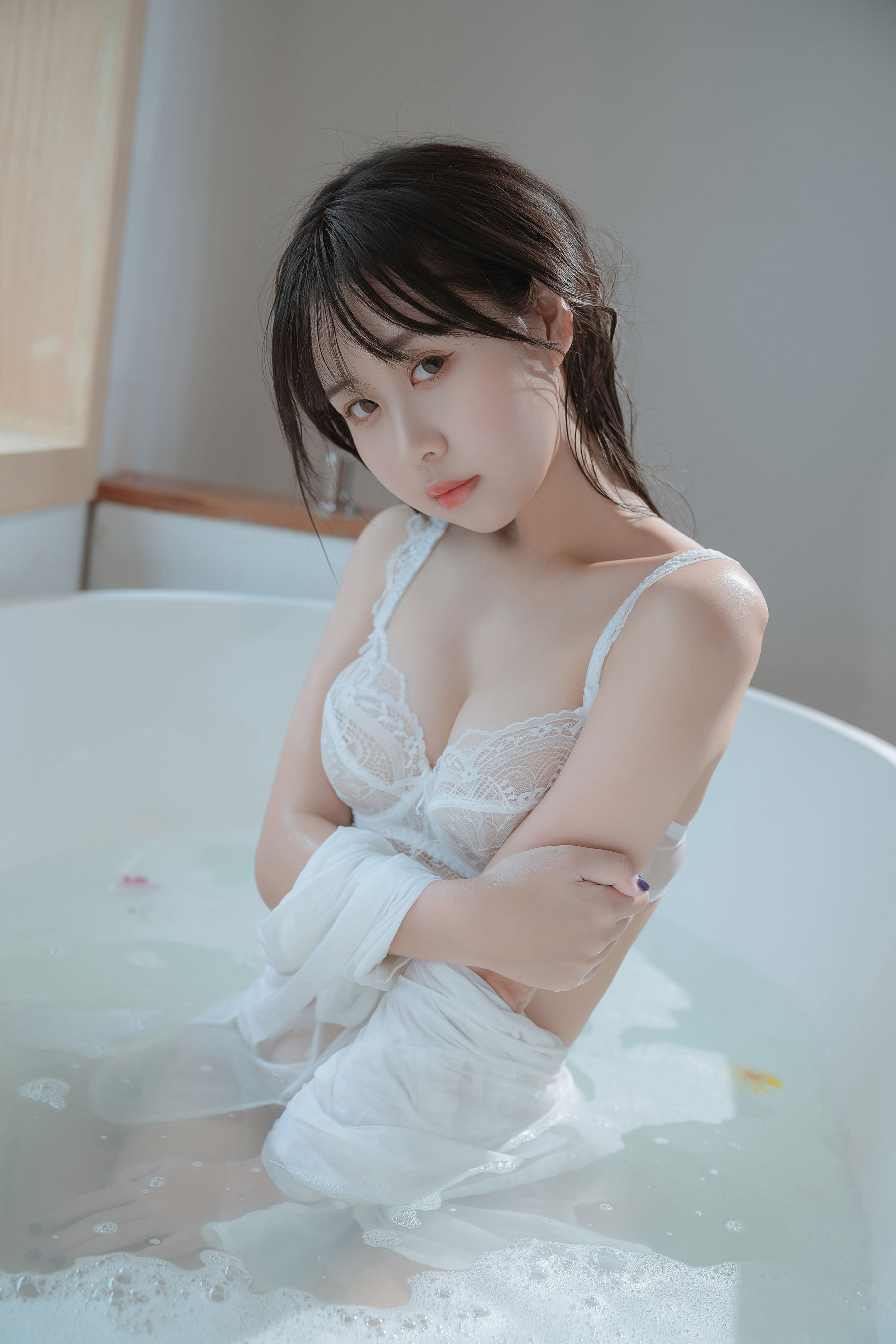 [COS福利] 阳光美少女萌芽儿o0 - 浴缸第6张