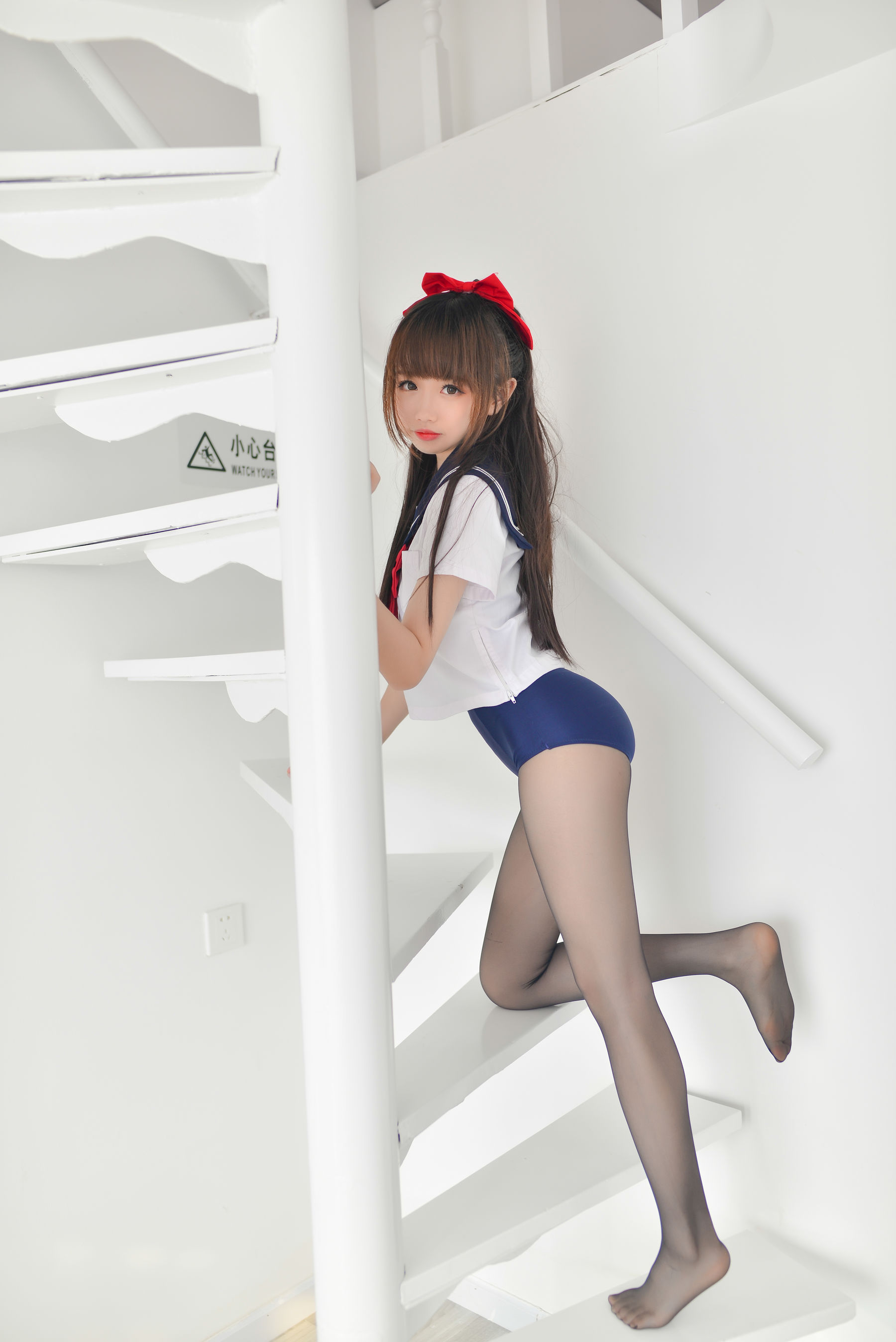 [COS福利] Cos小姐姐雪琪 - 黑丝JK死库水第8张