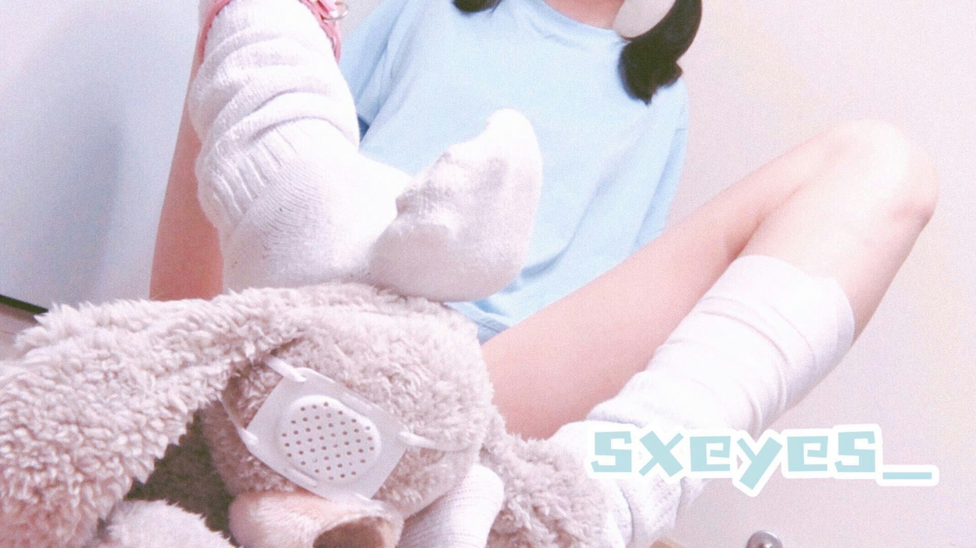 [COS福利] 萌妹子眼酱大魔王w - T恤白丝第5张