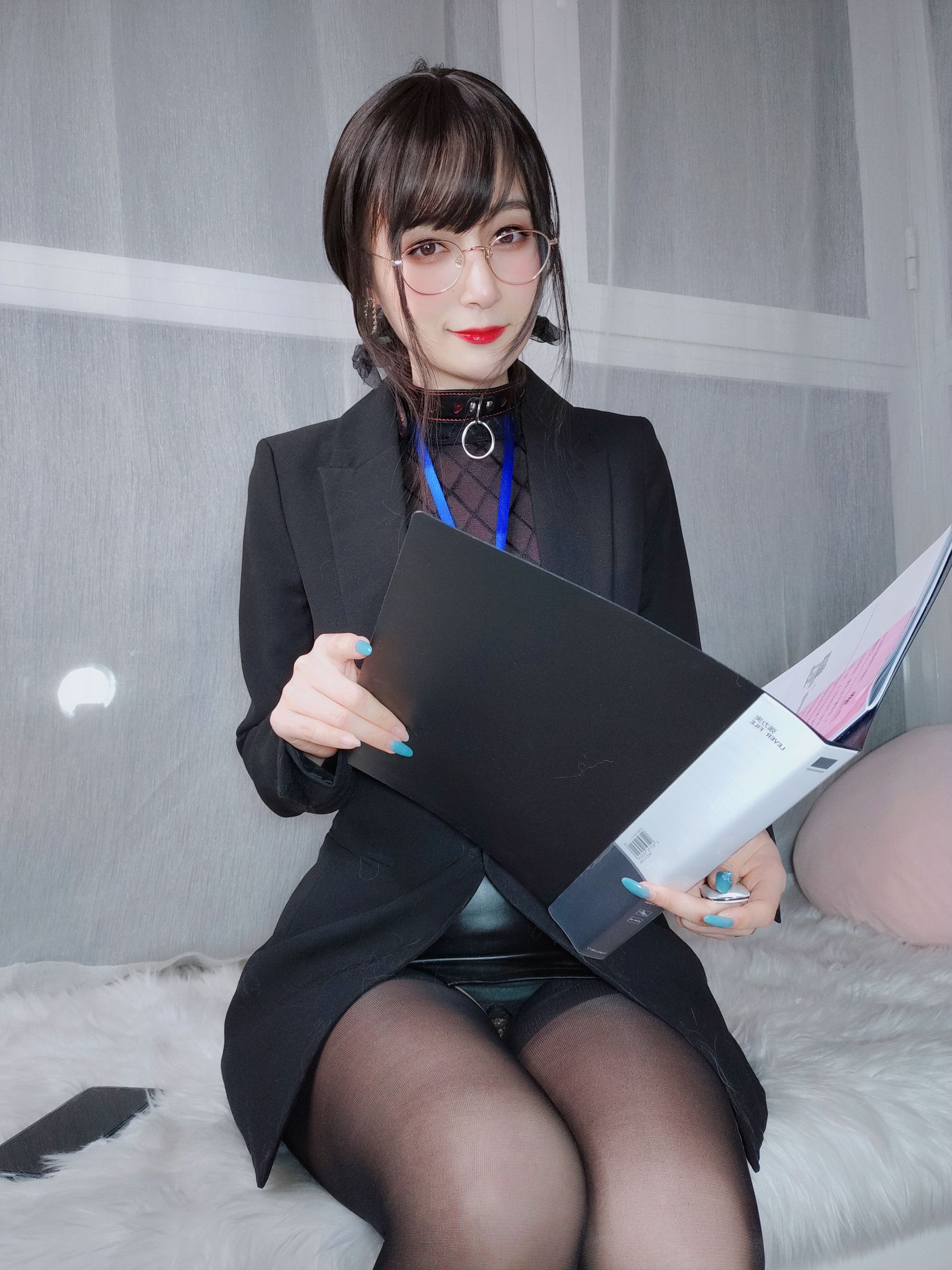 [网红COSER写真] Coser小姐姐白银 - 黑丝情趣第5张