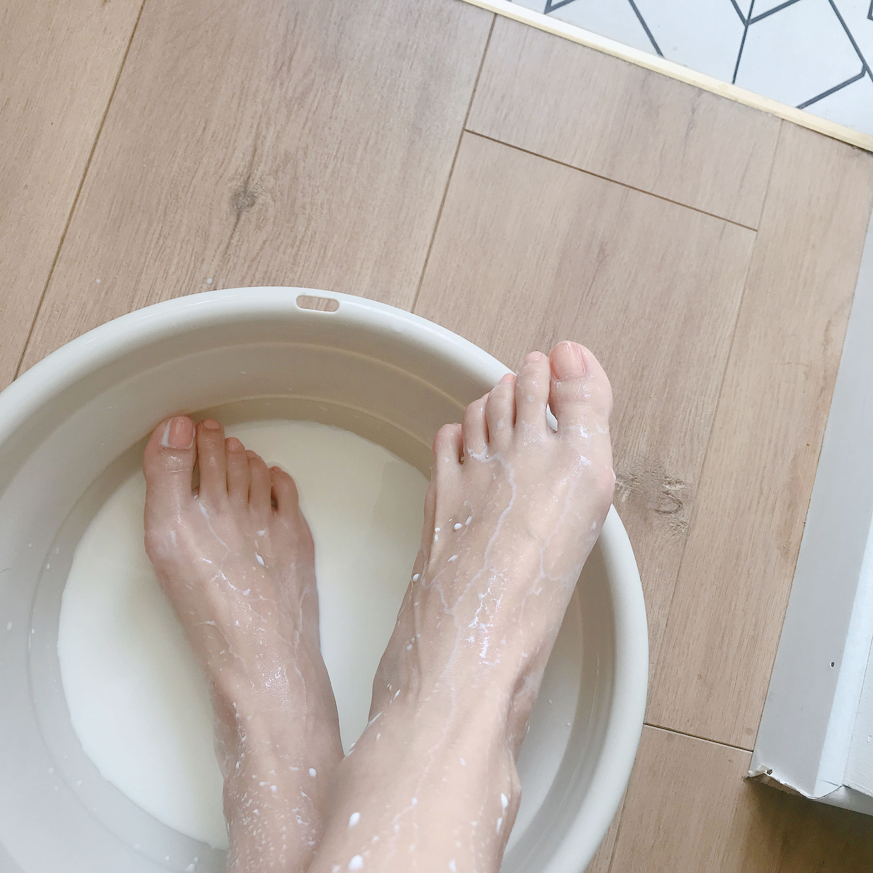 [福利COS] 安乔乔儿(Nia乔乔) No.001 牛奶洗脚第27张