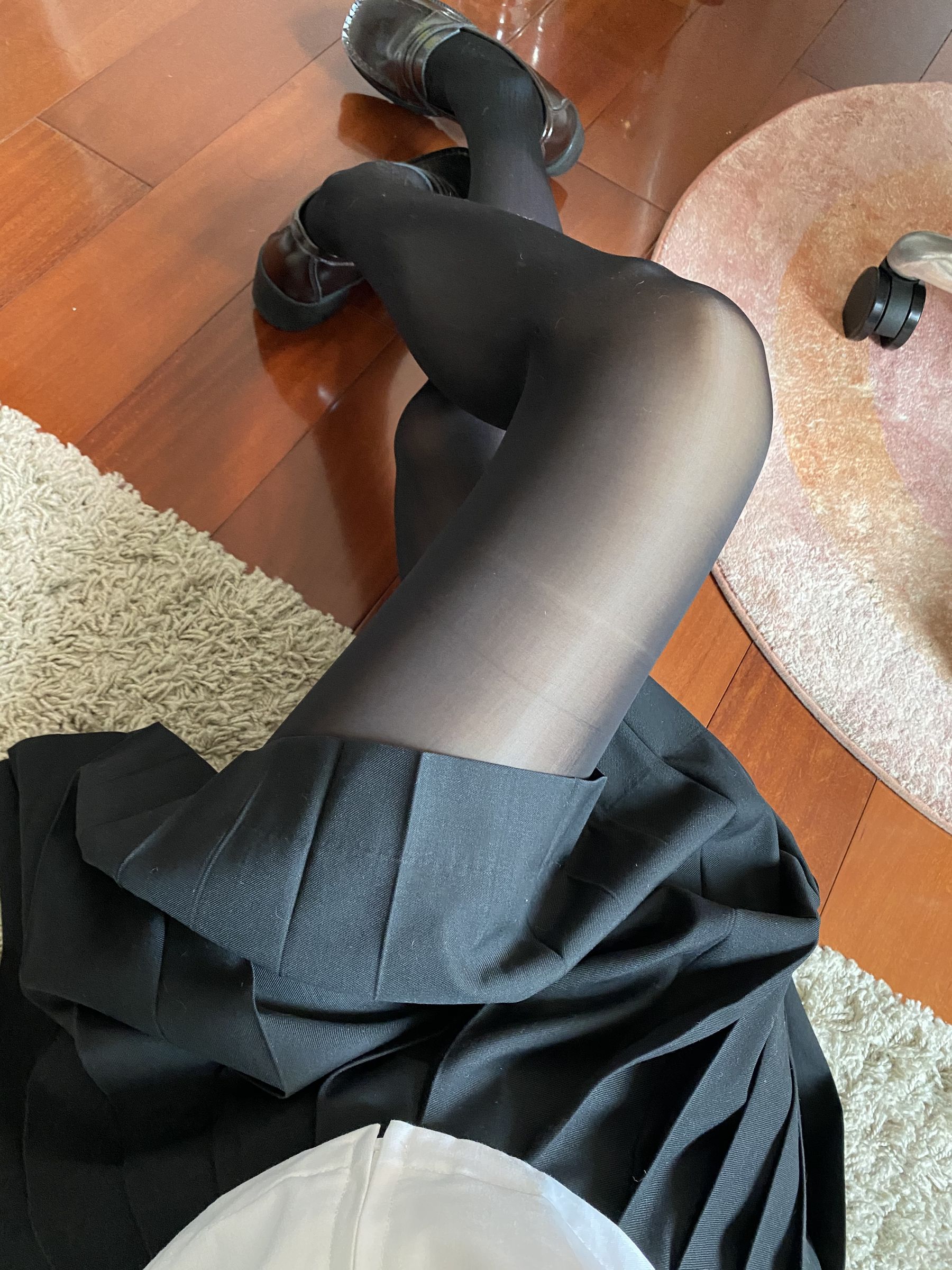 [福利COS] 51酱 - 油光袜第13张