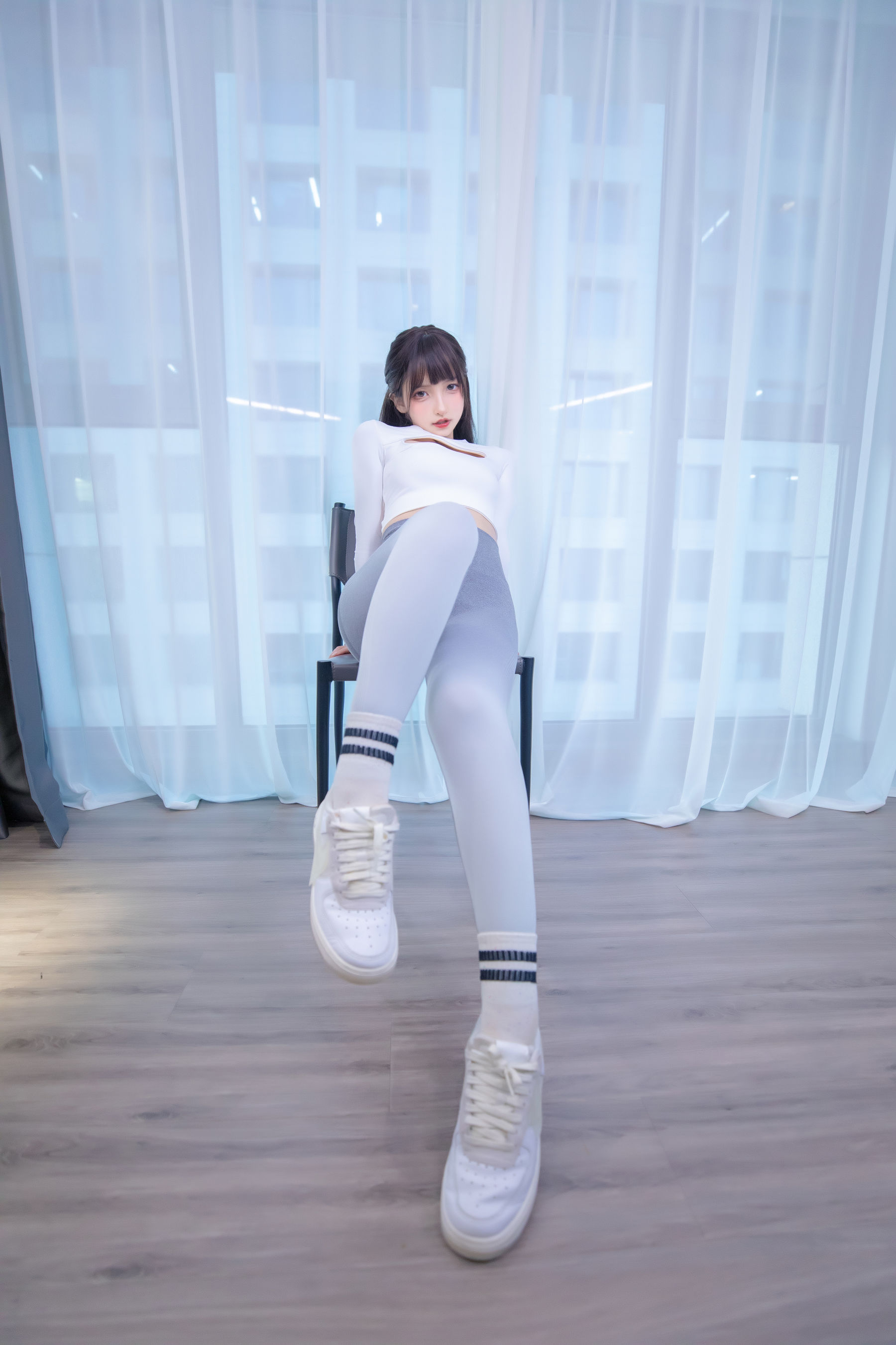 [网红COS] 萝莉神楽板真冬 瑜伽少女第14张