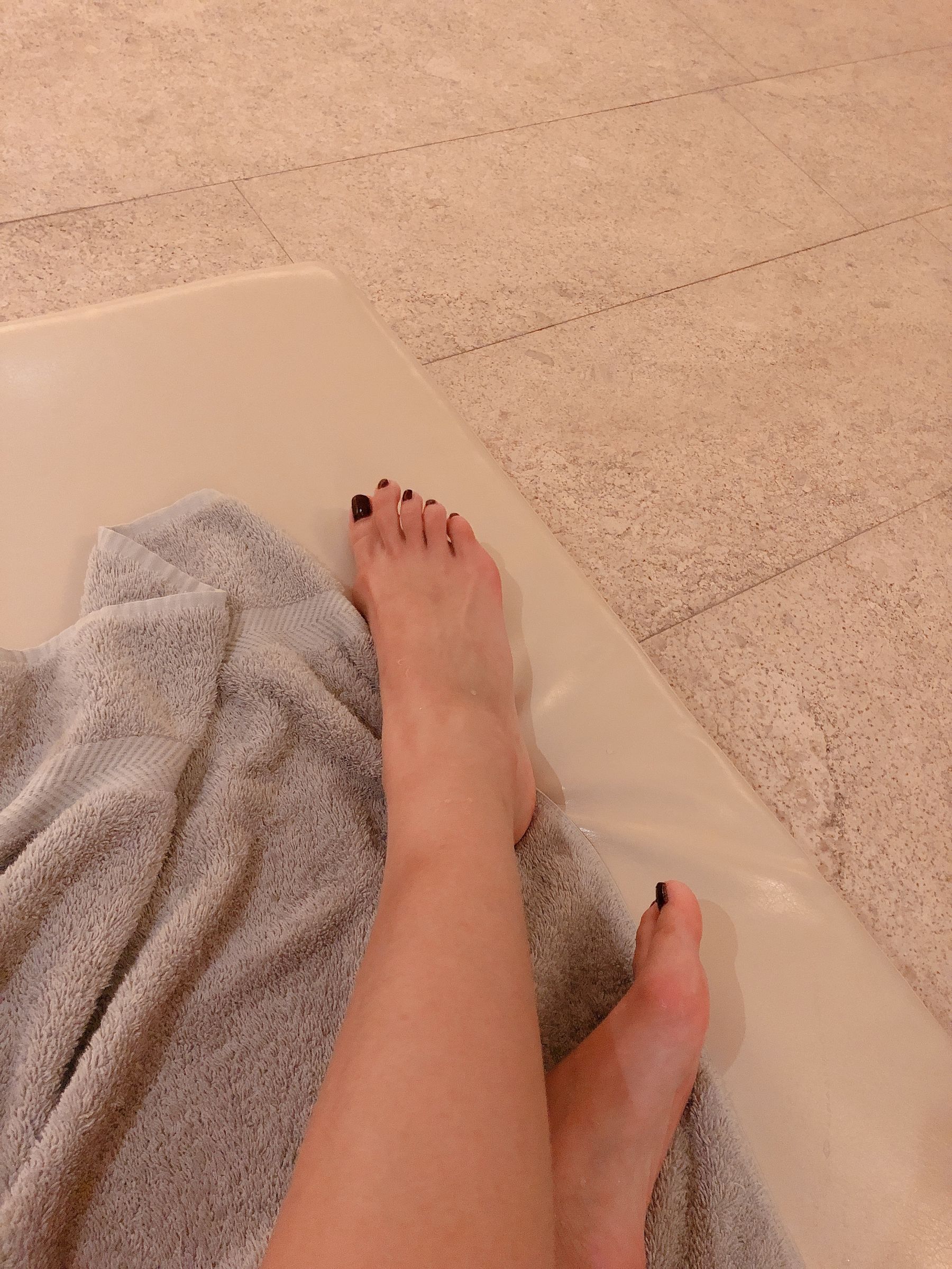 [福利COS] 安乔乔儿(Nia乔乔) No.012 泳池裸足第5张