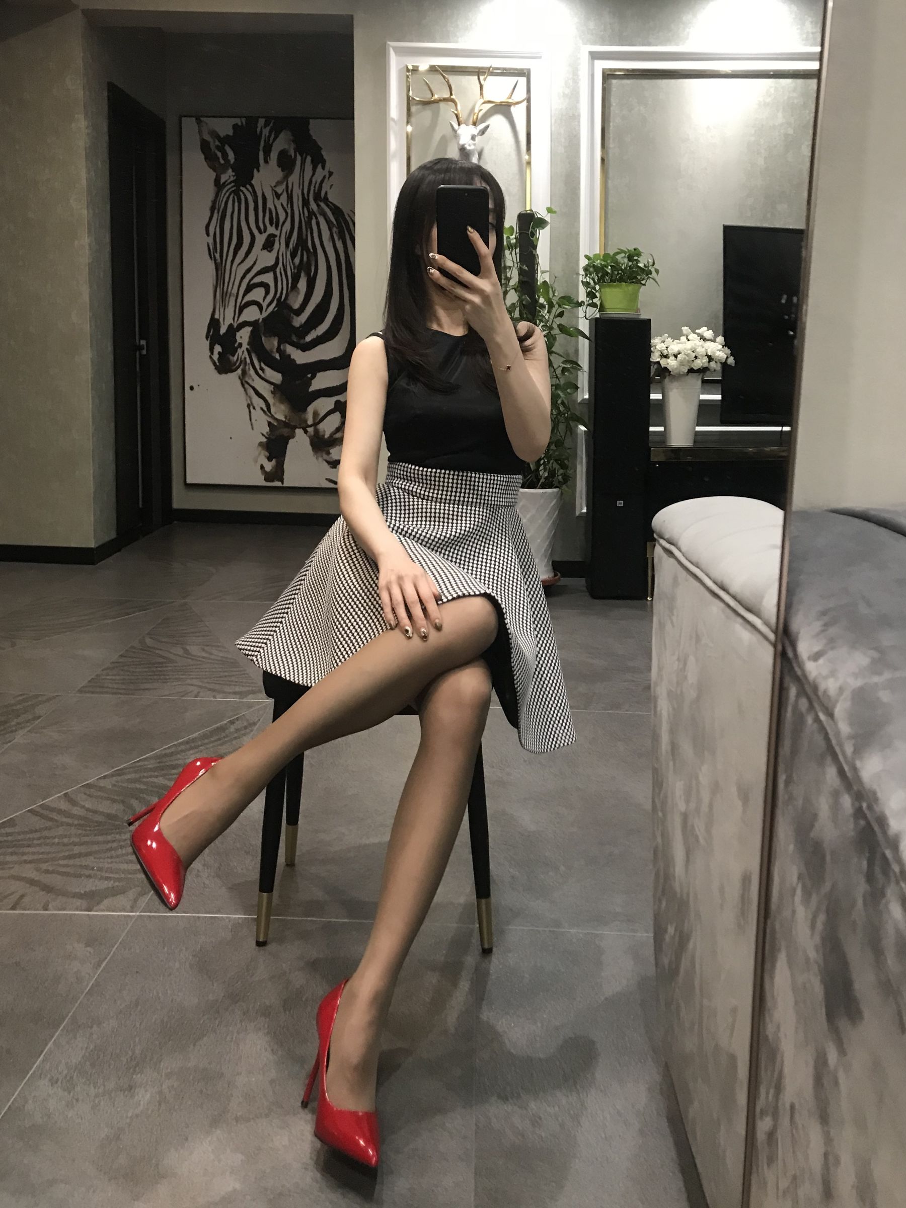 [福利COS] 丝足博主麋鹿_Monroe 2020.04.20 红高黑丝第18张