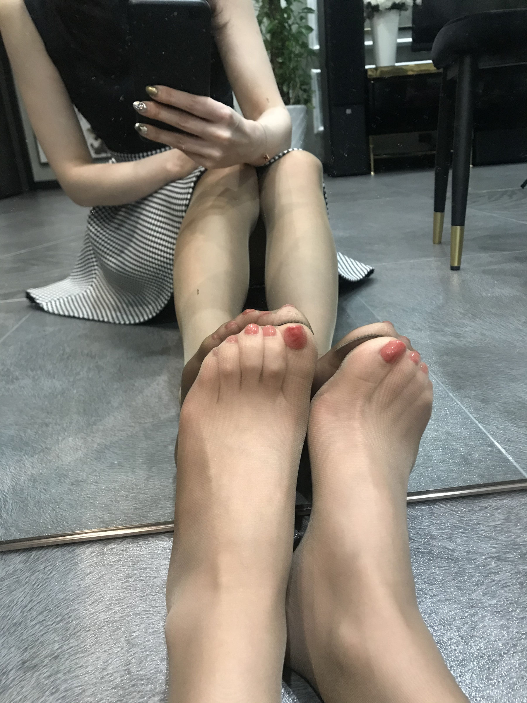 [福利COS] 丝足博主麋鹿_Monroe 2020.04.20 红高黑丝第16张