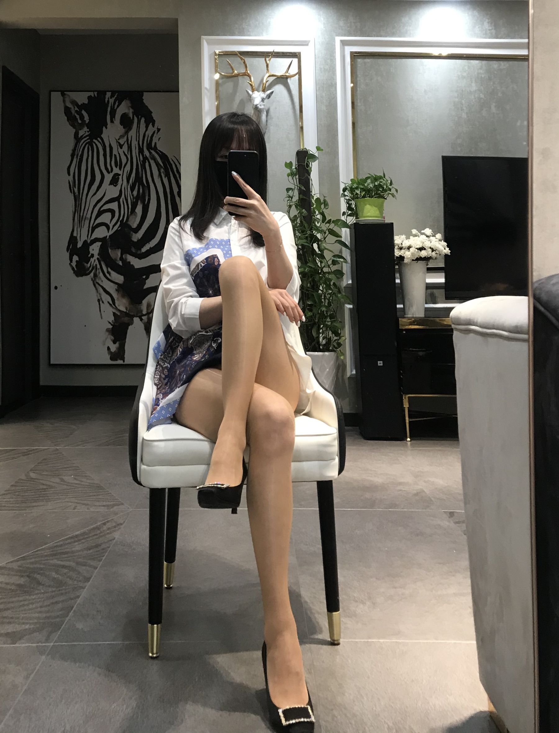 [福利COS] 丝足博主麋鹿_Monroe 2020.04.29 肉色亮丝第4张