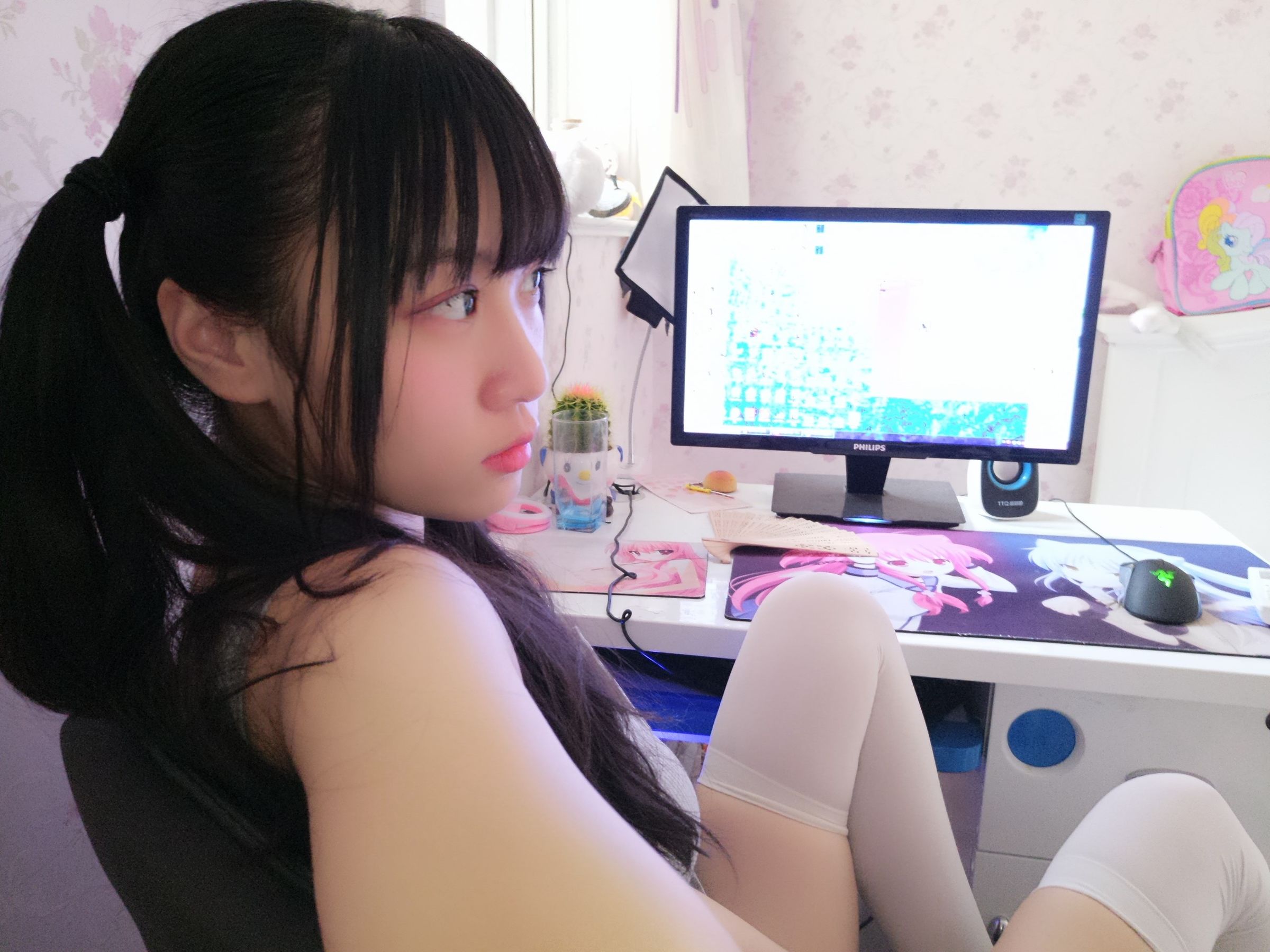 [福利COS] 双马尾少女赛高酱作品 - 露脸灰色裙子第4张