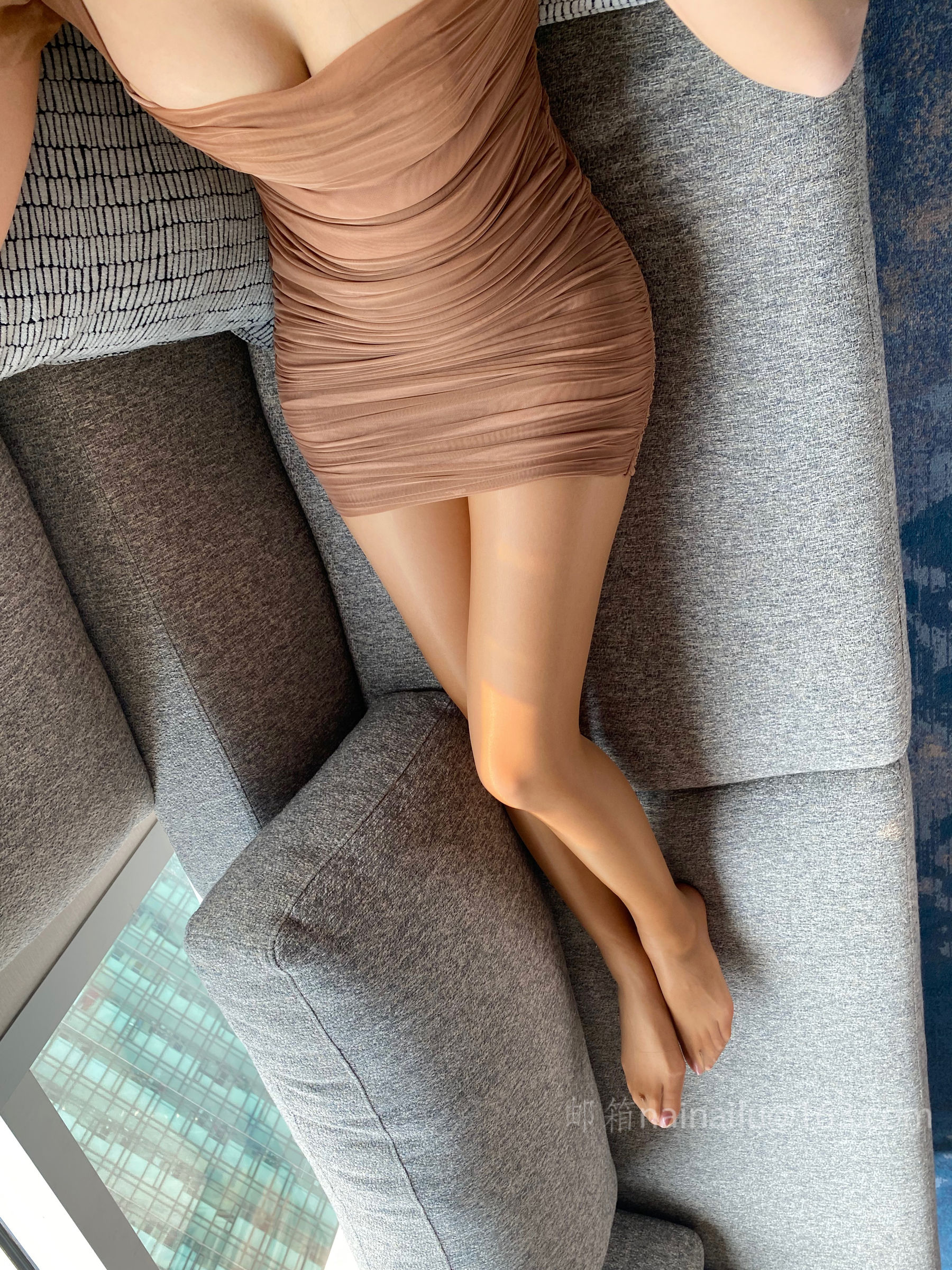 [福利COS] 安乔乔儿(Nia乔乔) No.033 包臀裙肉丝第17张