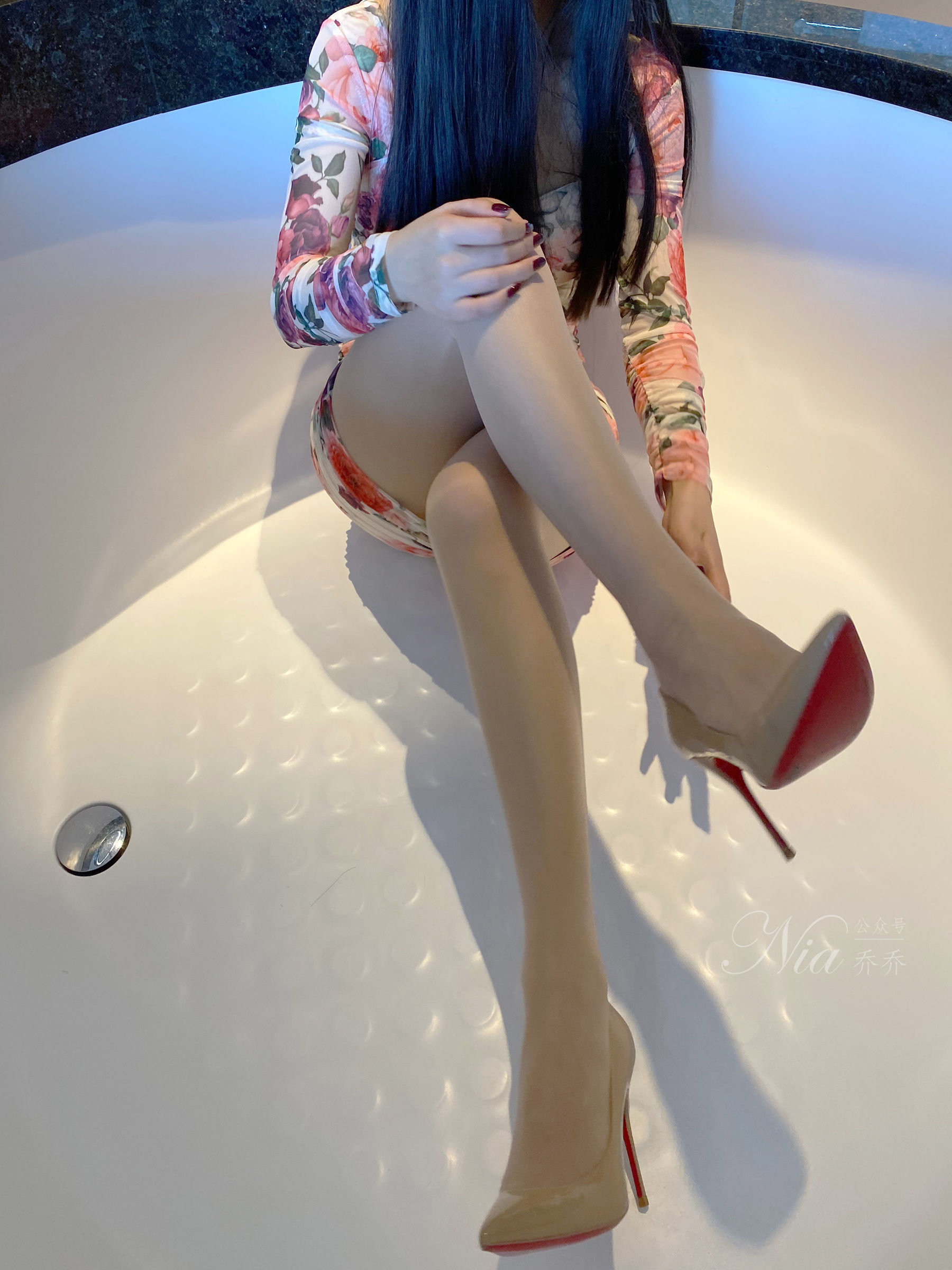 [福利COS] 安乔乔儿(Nia乔乔) No.030 温柔少妇风第14张