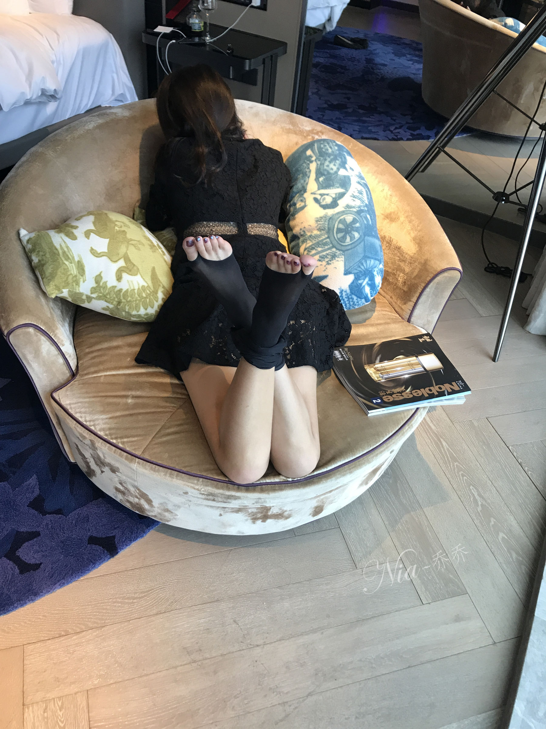 [福利COS] 安乔乔儿(Nia乔乔) No.023 出差刚到酒店呀第24张