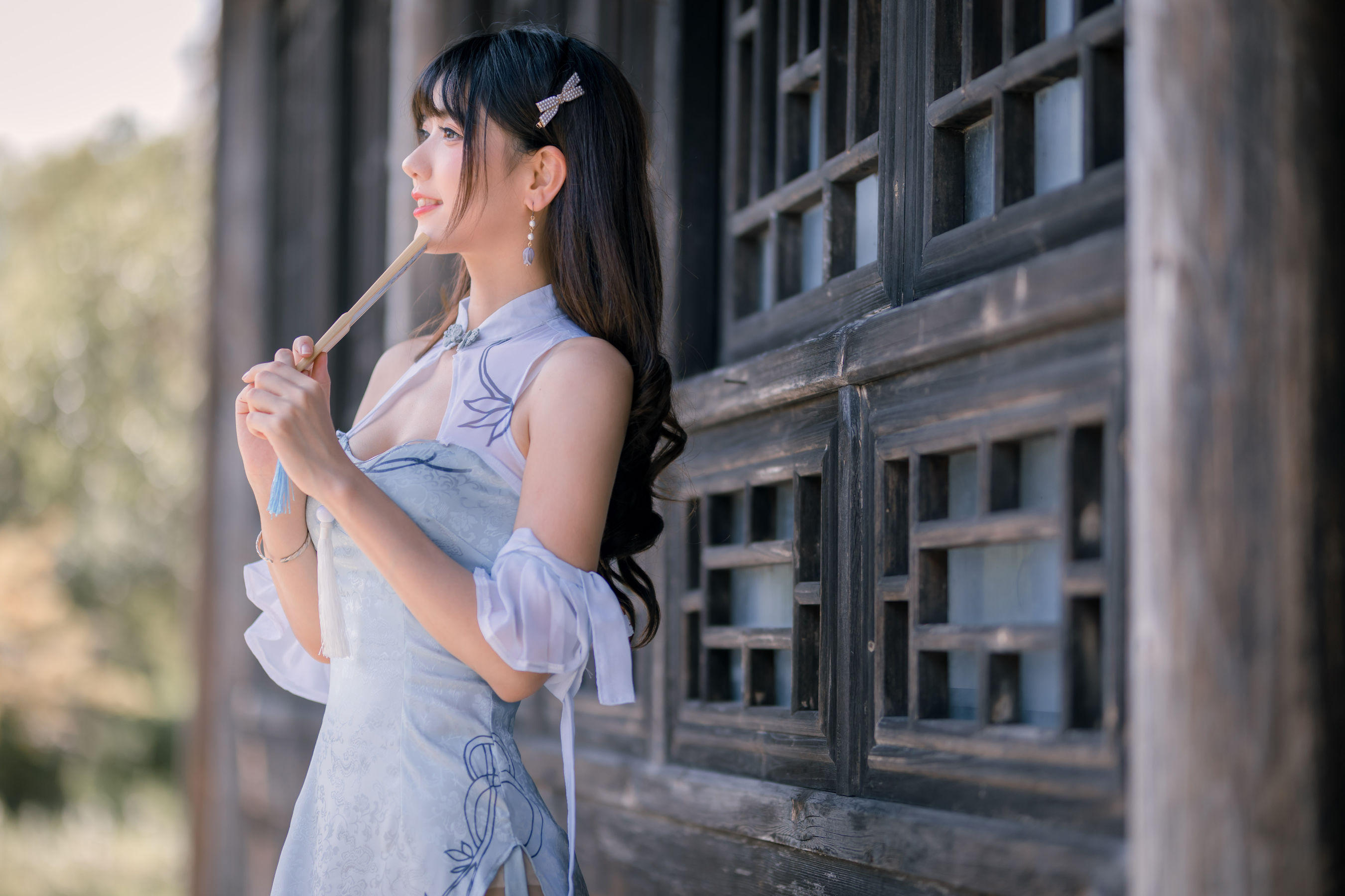 [福利COS] 可爱妹子陆卿卿kyokyo - 蓝色旗袍第7张