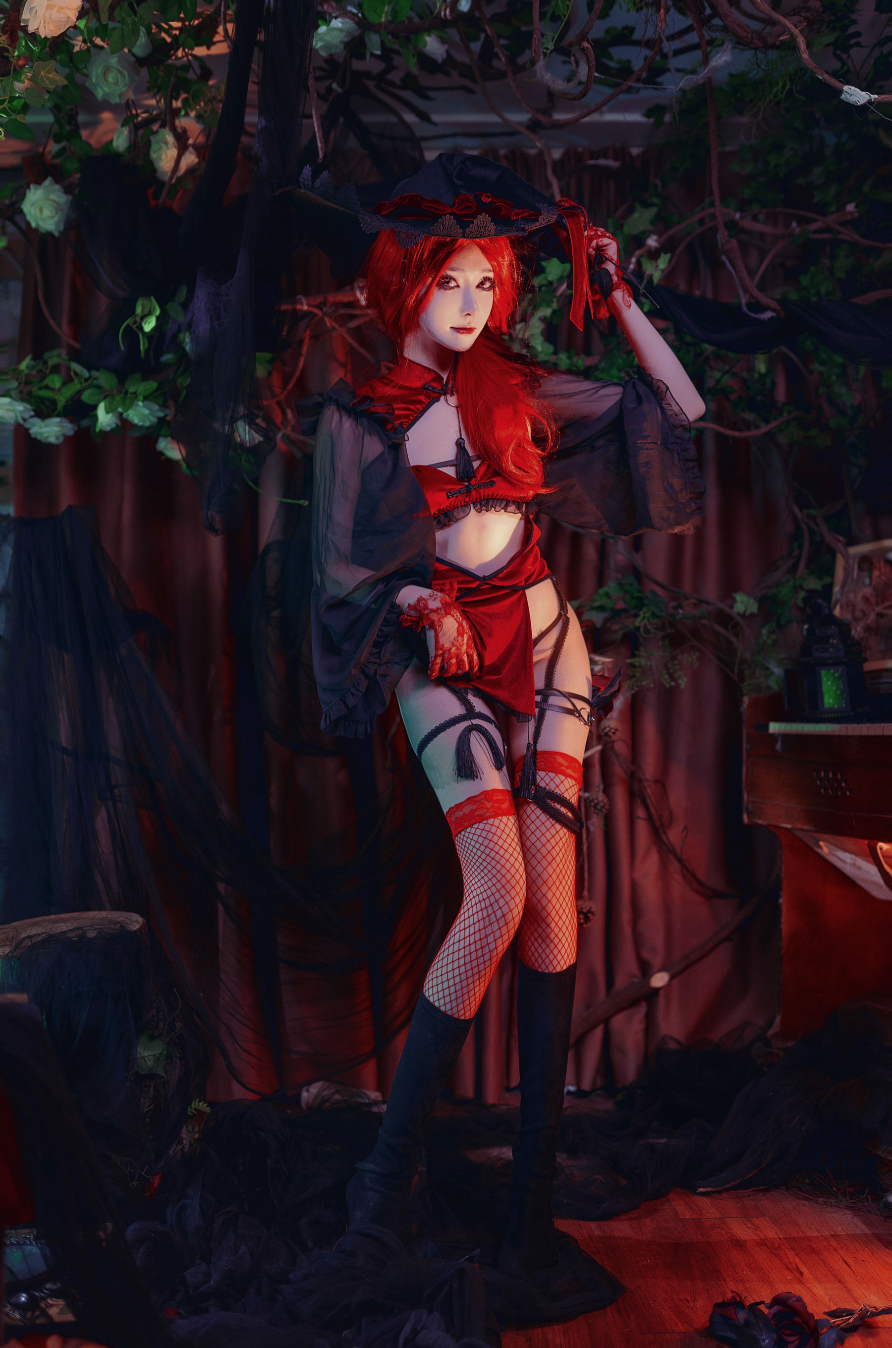 [福利COS] 动漫博主南桃Momoko - 红女巫第7张