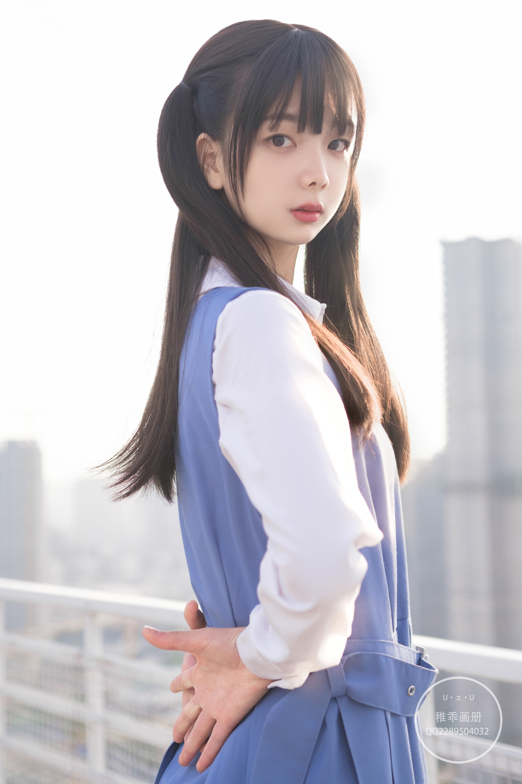 [福利COS] 柴系小乖(稚乖画册) - 夜夜 天台真空80D白丝第6张