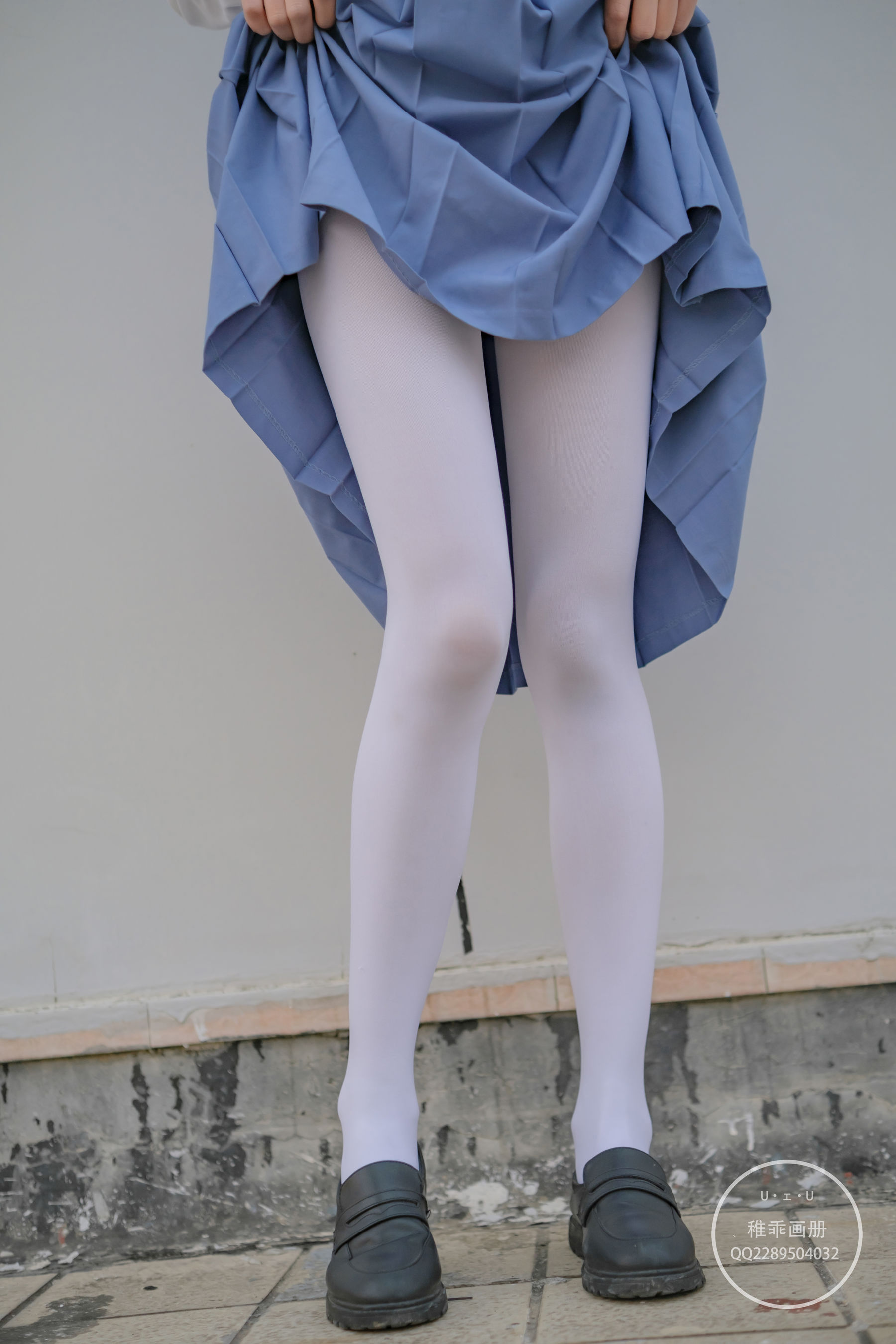 [福利COS] 柴系小乖(稚乖画册) - 夜夜 天台真空80D白丝第26张