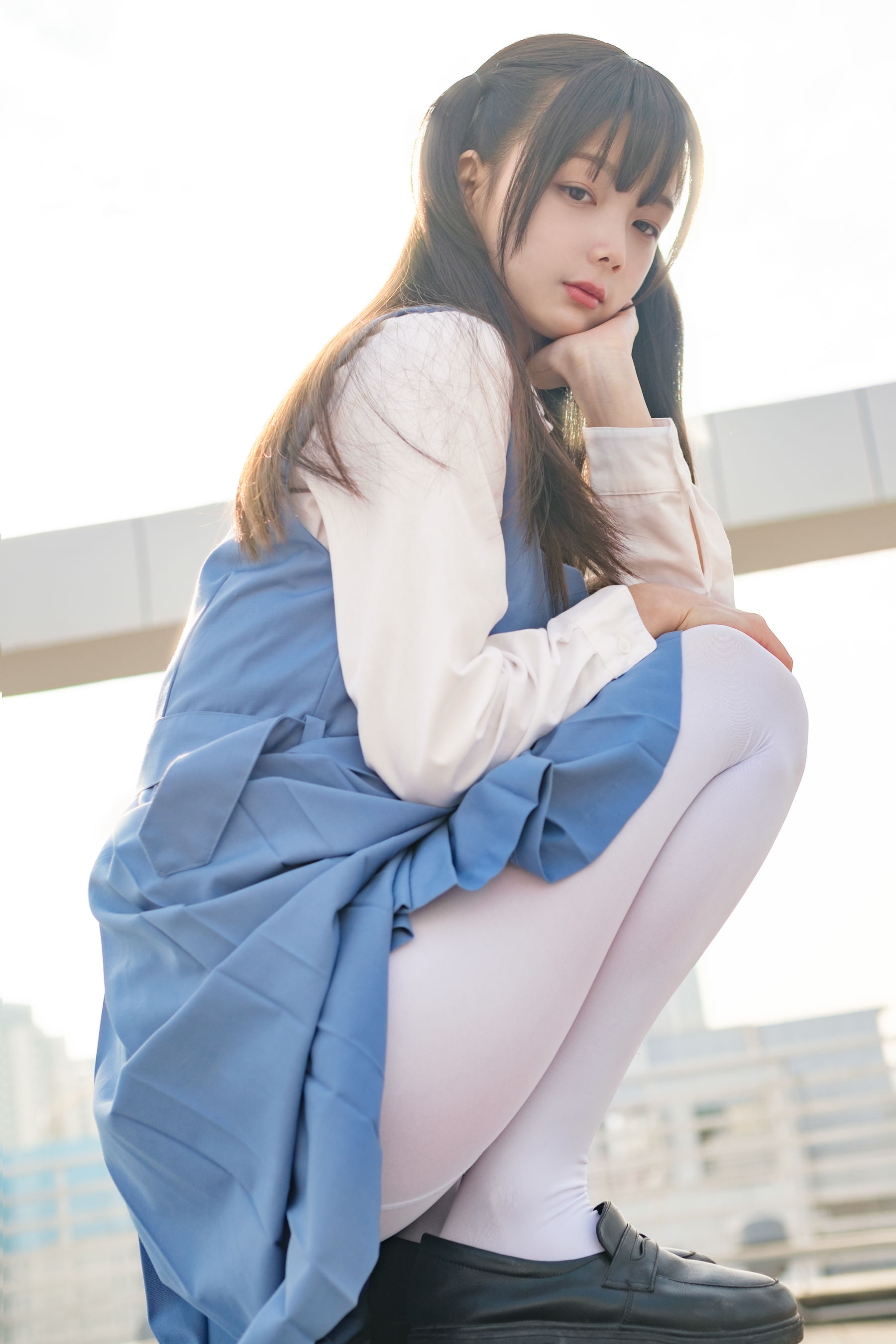 [福利COS] 柴系小乖(稚乖画册) - 夜夜 天台真空80D白丝第5张