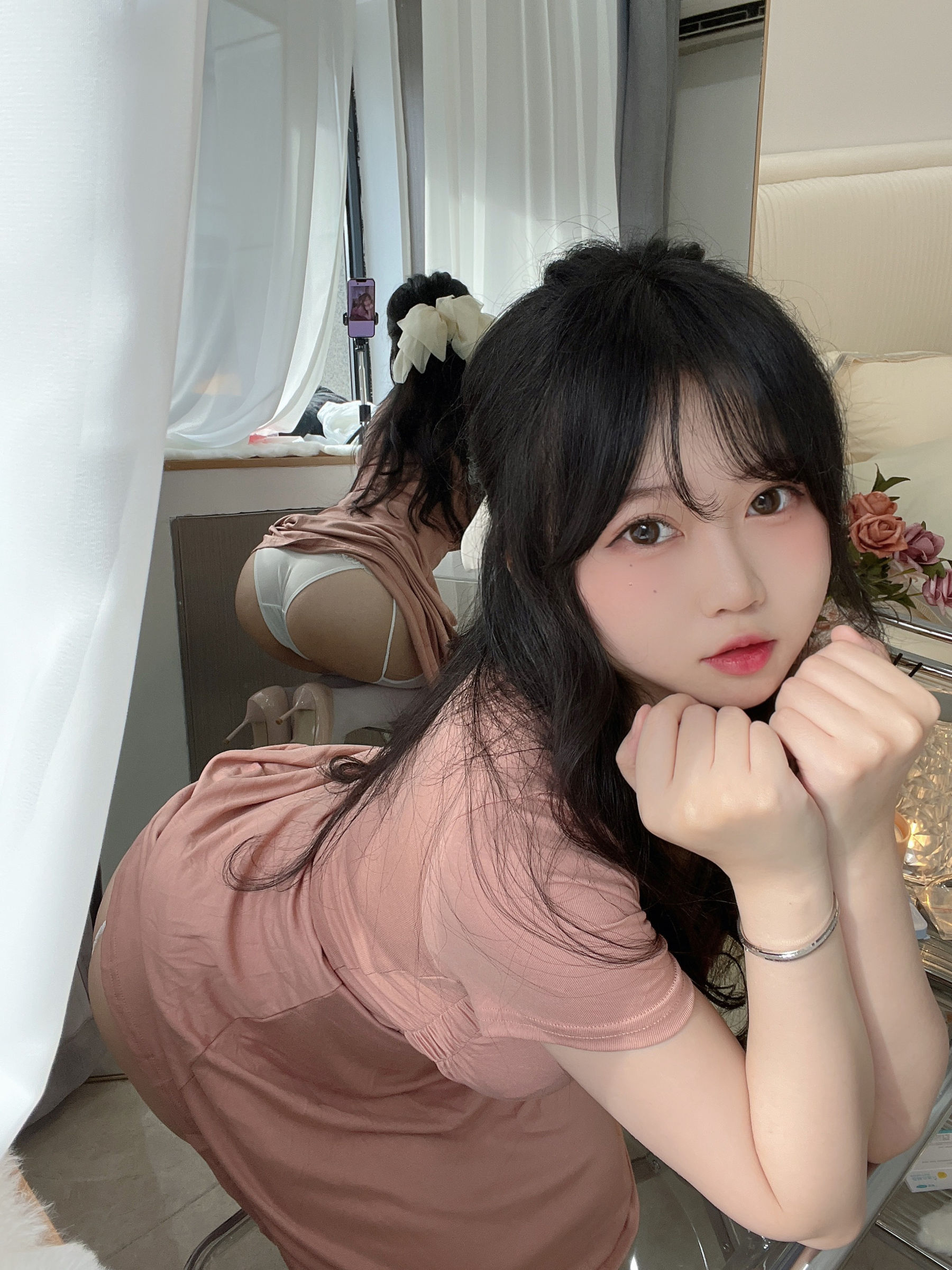 [福利COS] 蜜桃少女是依酱呀 - 人妻第8张