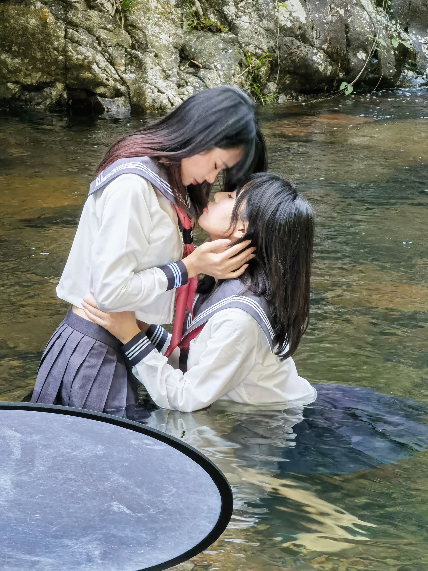 [福利COS] 阳光美少女萌芽儿o0 × 琪鸽 - 百合竞技泳衣第31张