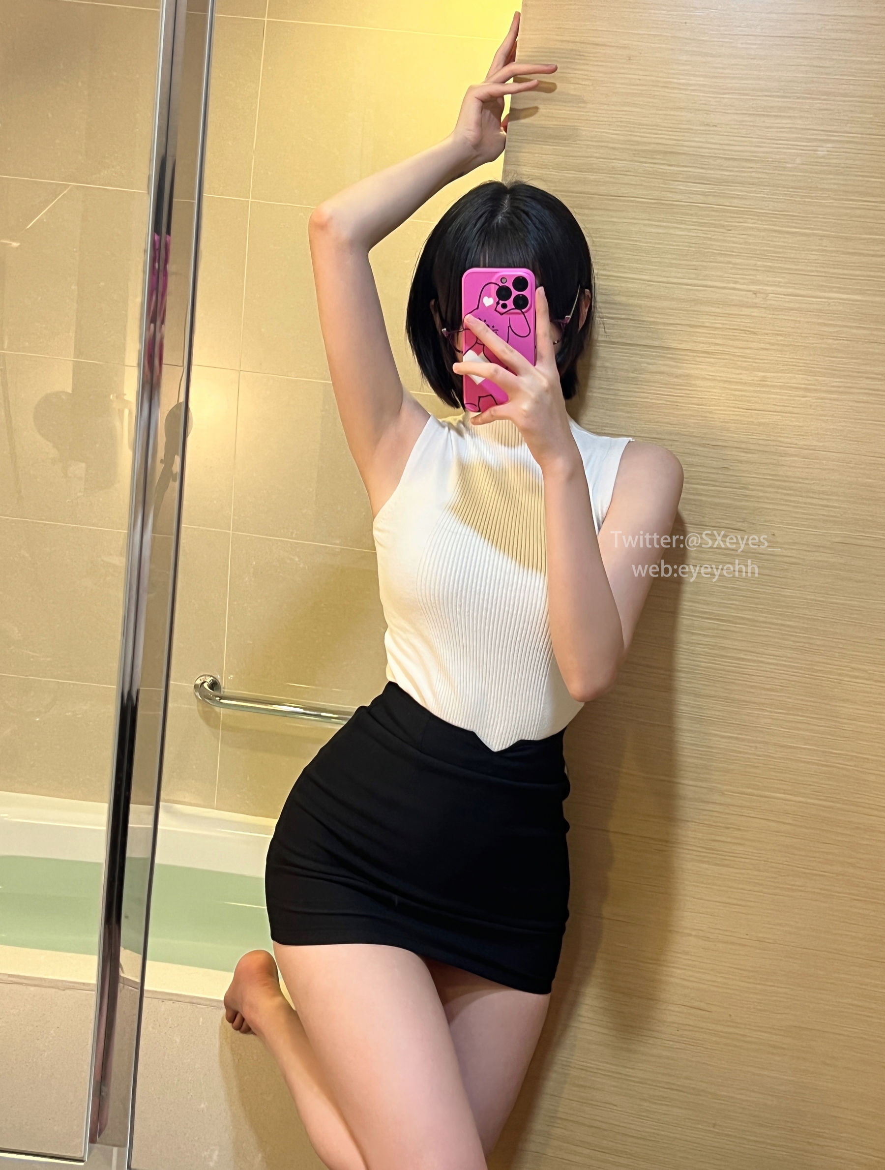 [福利COS] 萌妹子眼酱大魔王w - 风吕に入る第3张