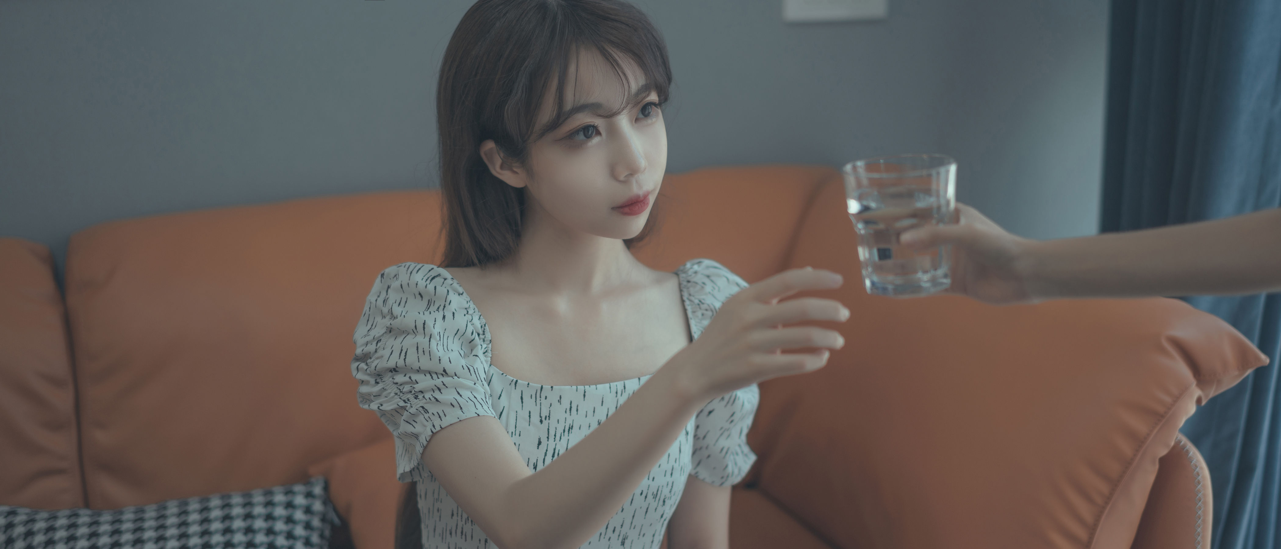 [福利COS] 杏仁曲奇 - 反差表姐第4张