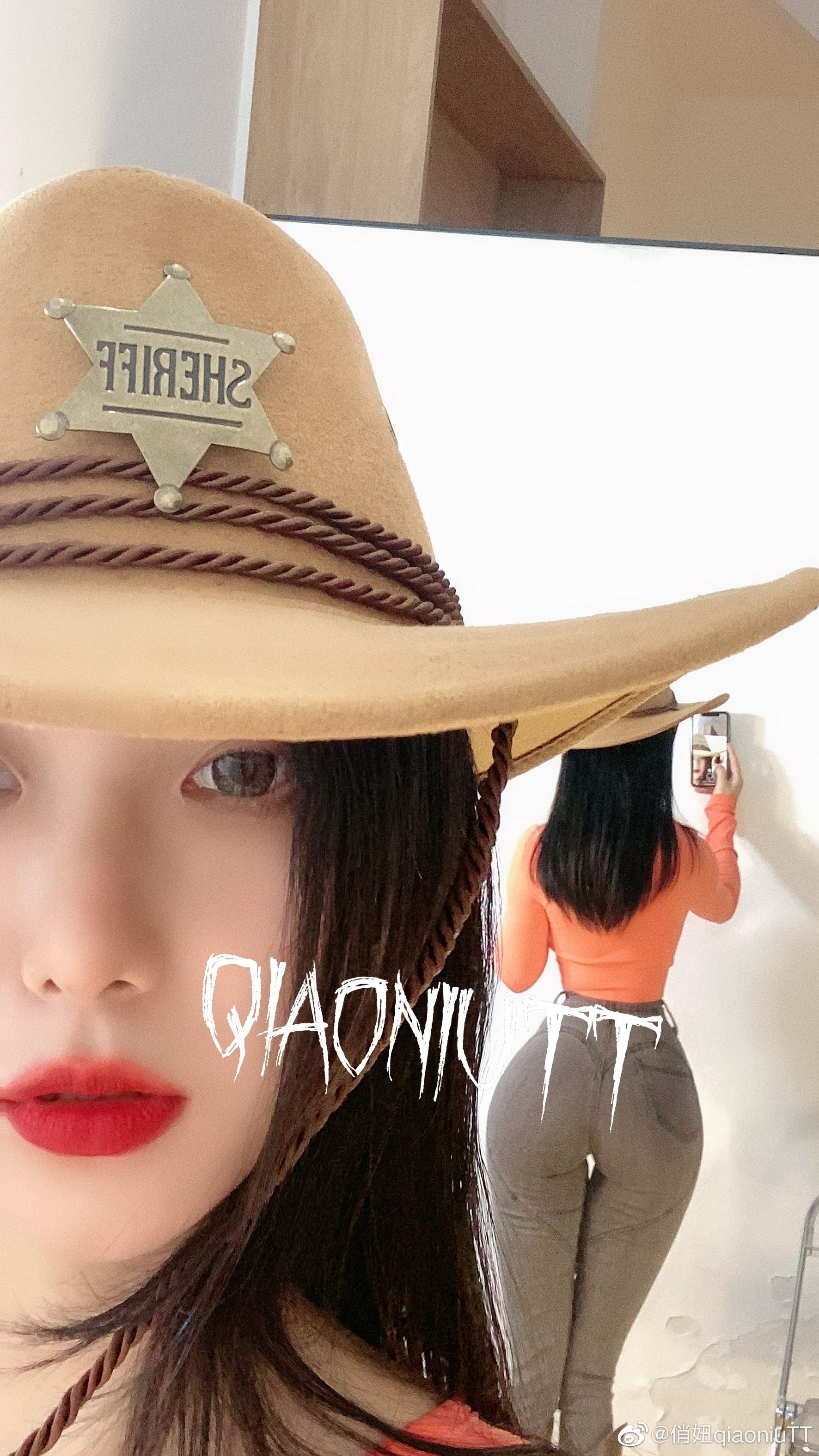 [福利COS] 俏妞qiaoniuTT - 丝袜长腿翘臀 视图合集第31张