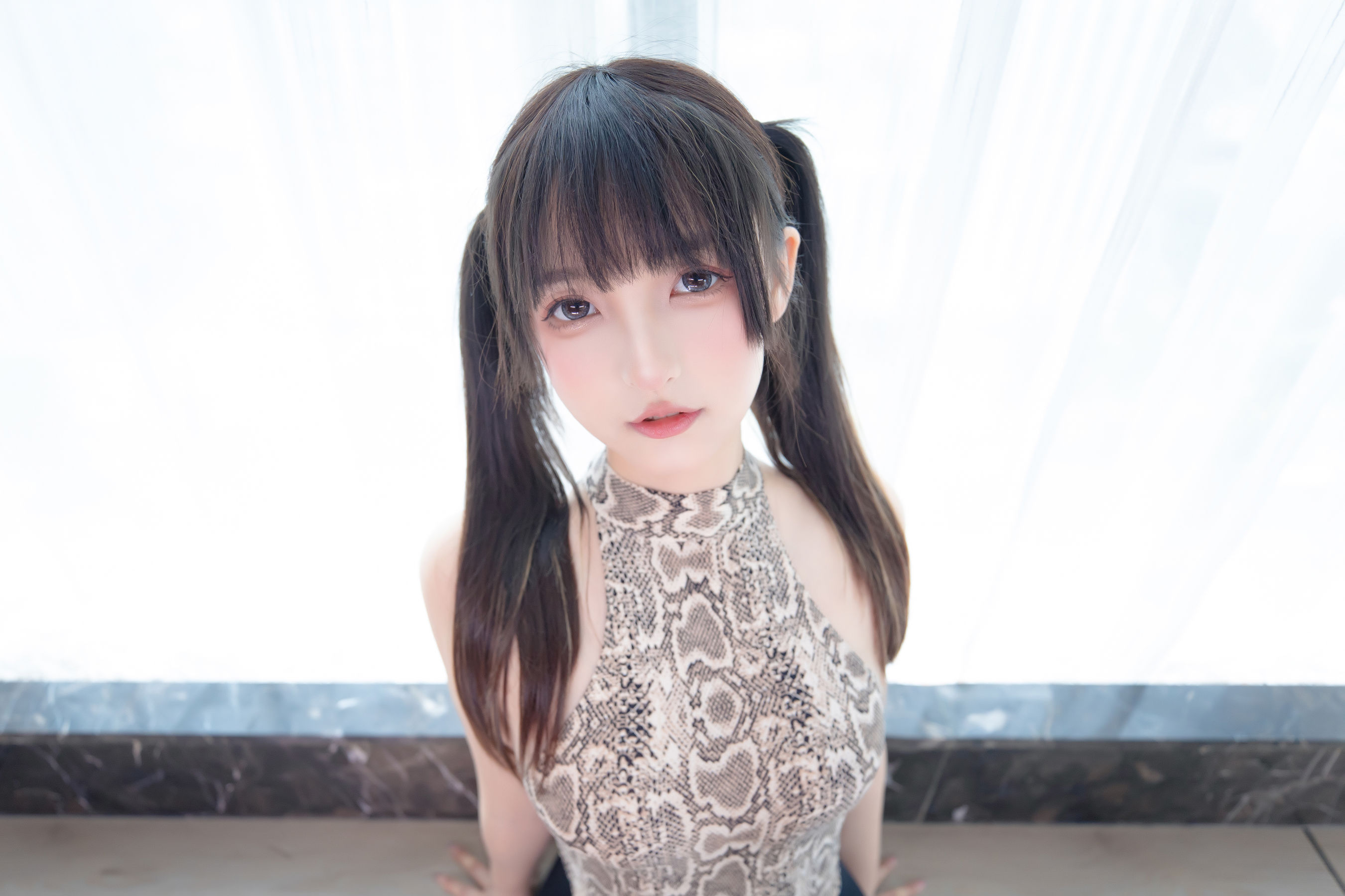 [福利COS] 萝莉神楽板真冬 之蟒纹旗袍第7张