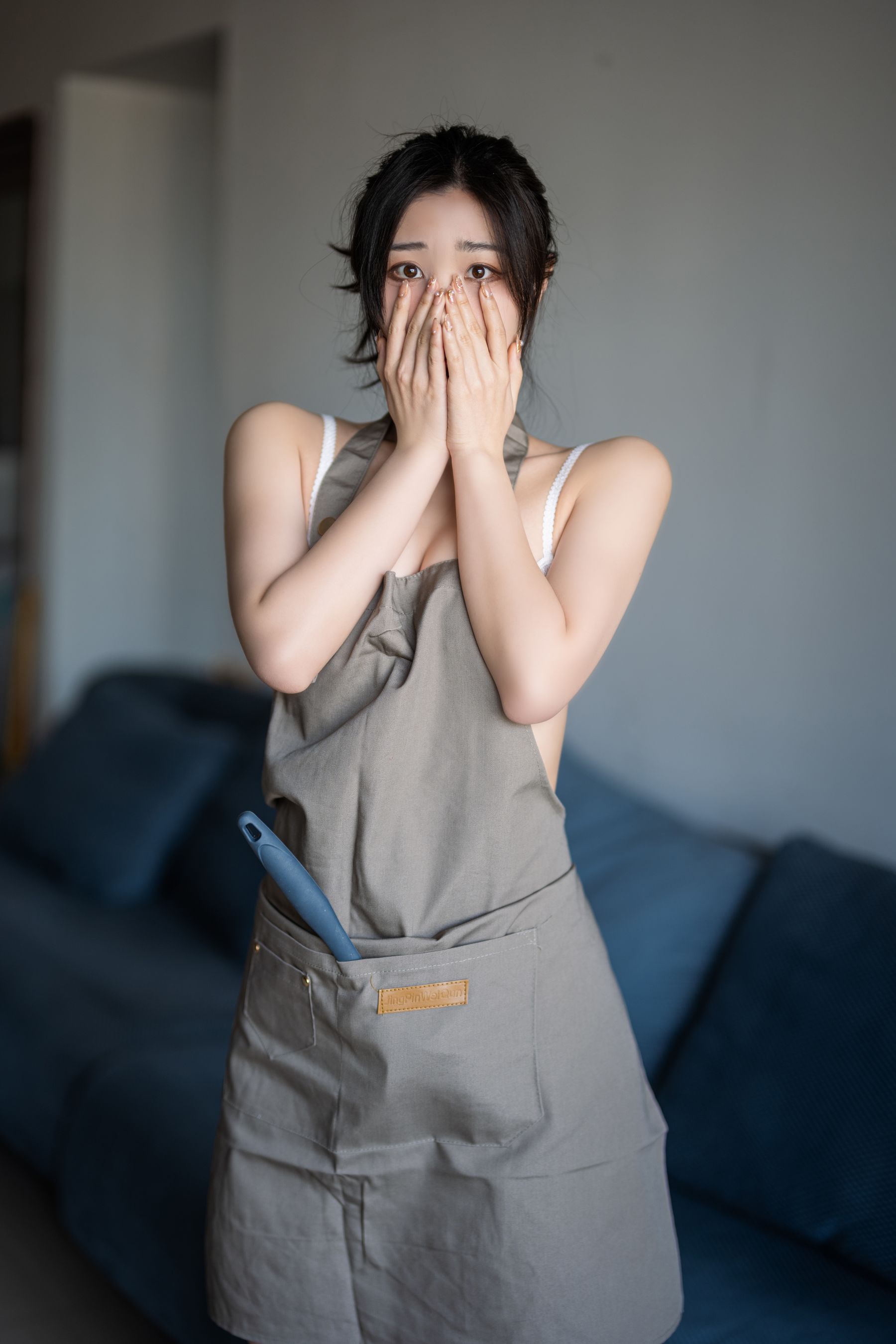 [福利COS] Cosplay汪知子 - 围裙第1张