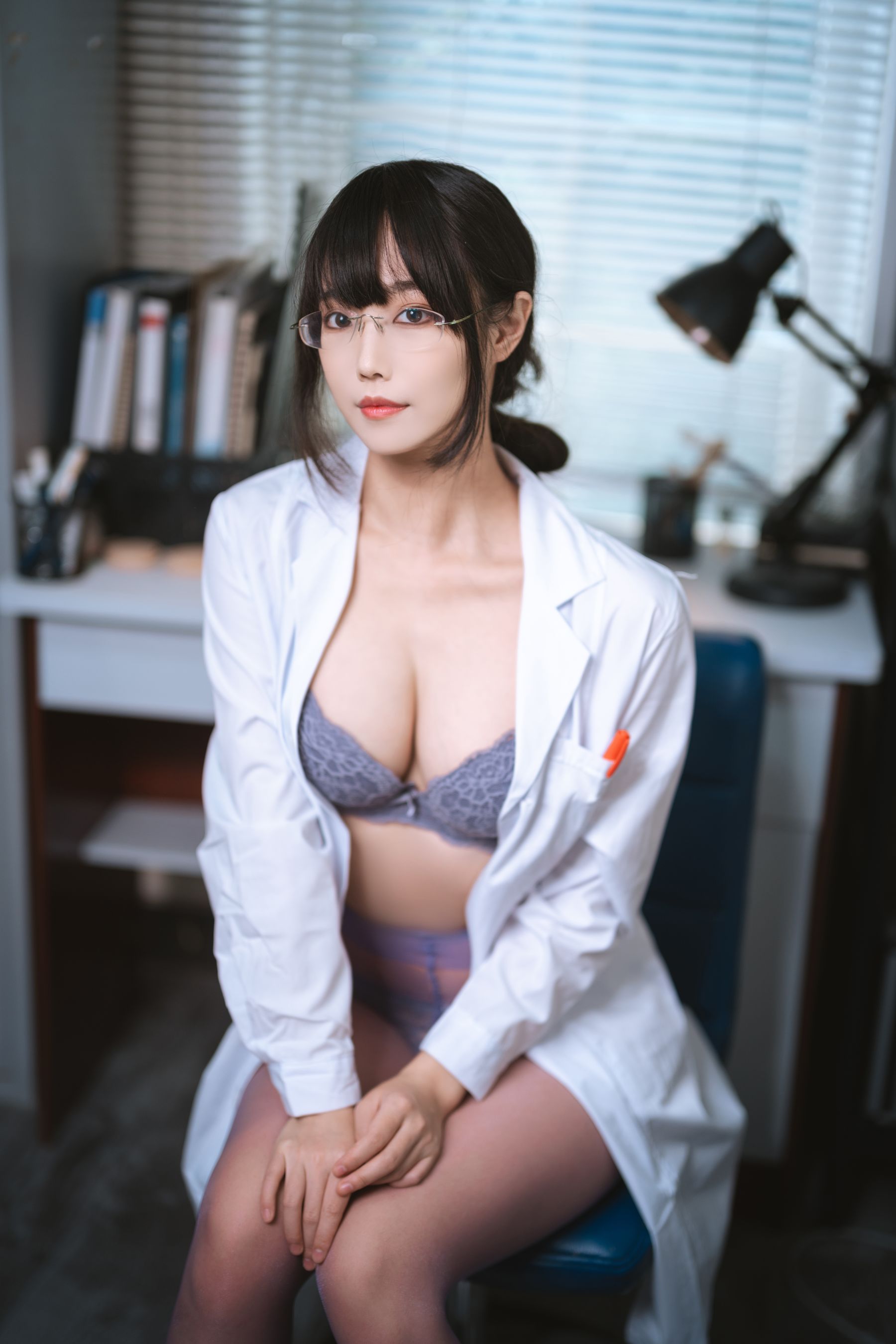 [福利COS] Cosplay汪知子 - 医生姐姐第8张