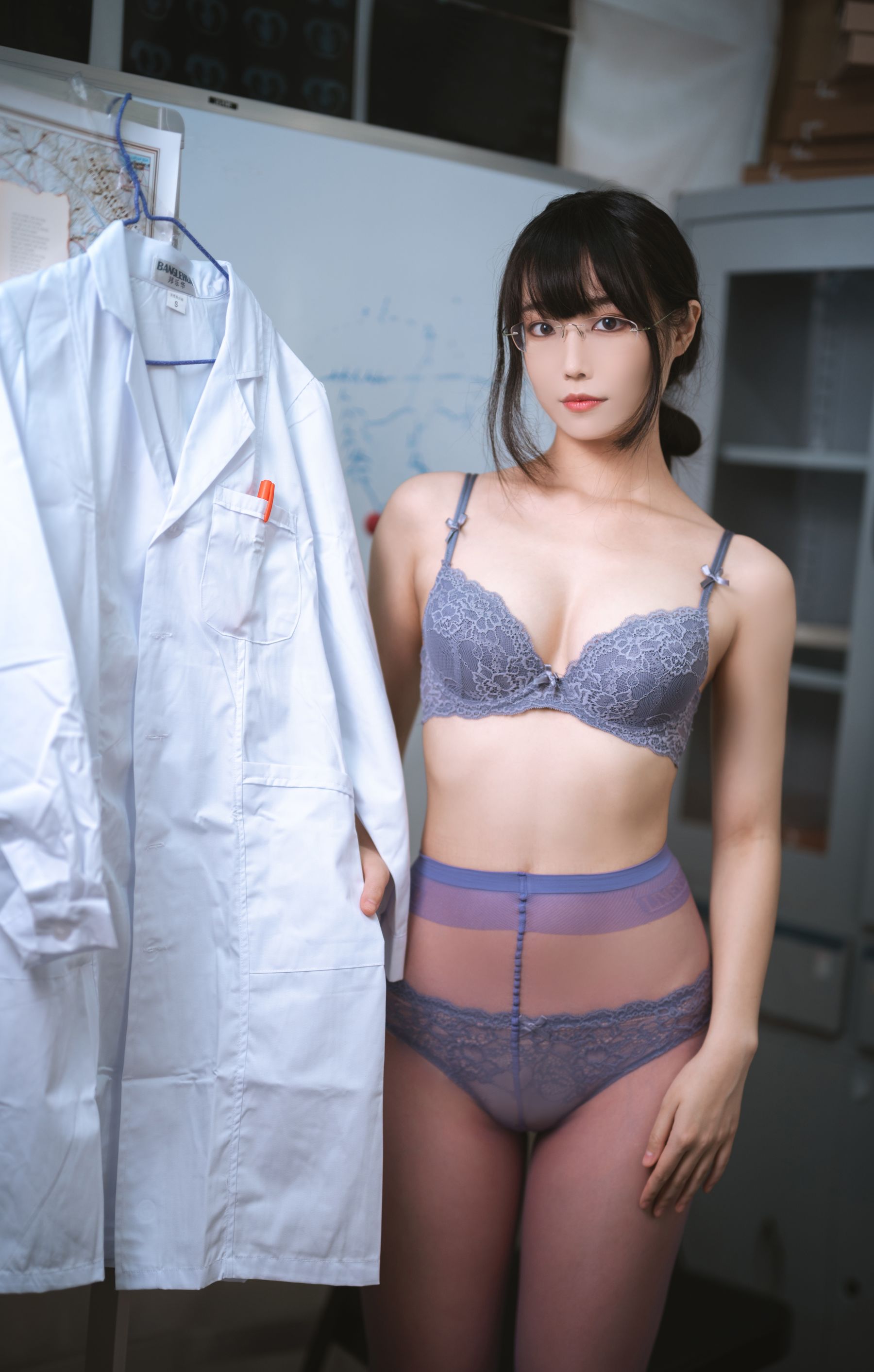 [福利COS] Cosplay汪知子 - 医生姐姐第10张