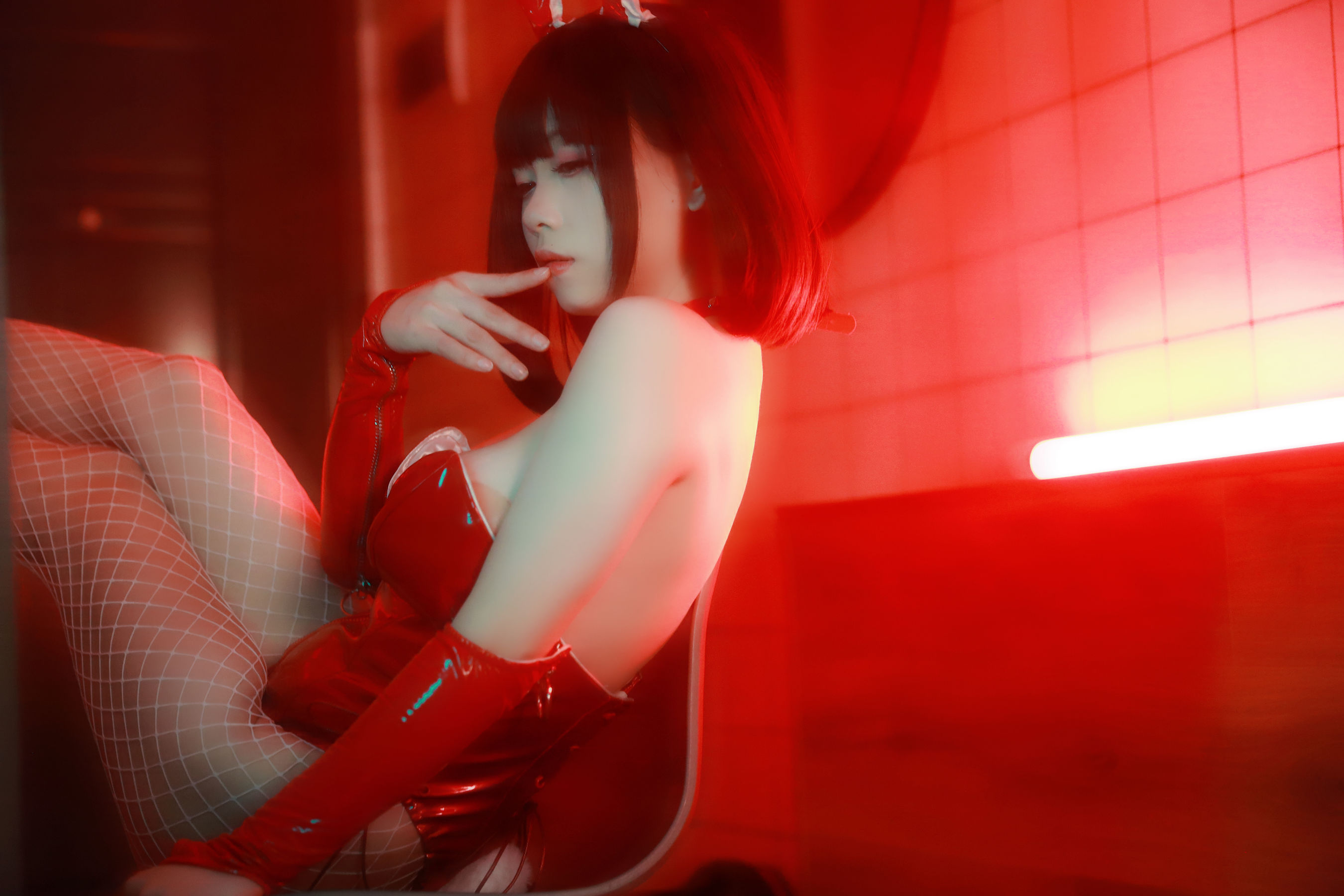[福利COS] 末夜787 - 红色兔女郎第3张