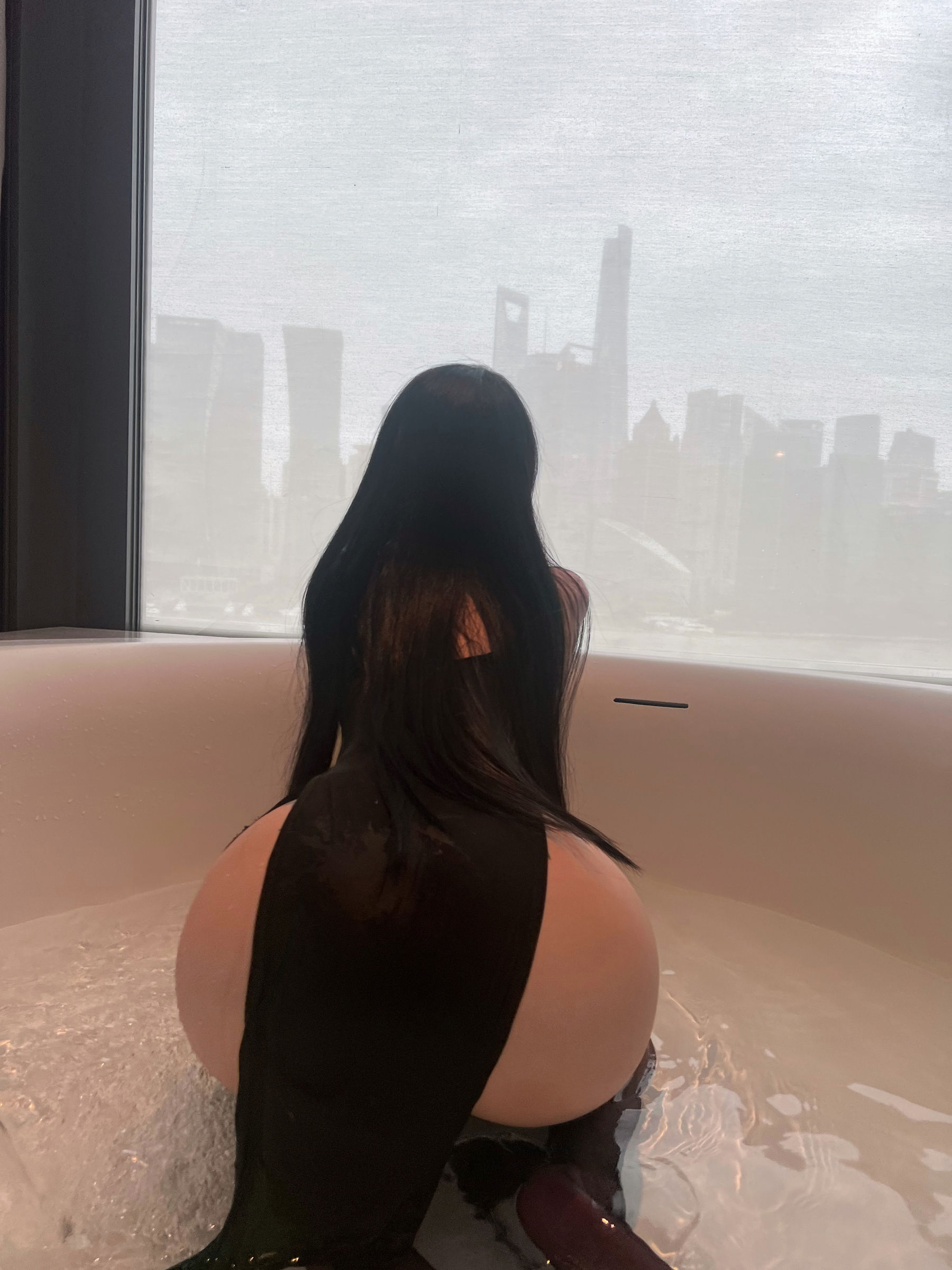 [福利COS] 美臀女神左公子666 - 遮不住的美臀第11张