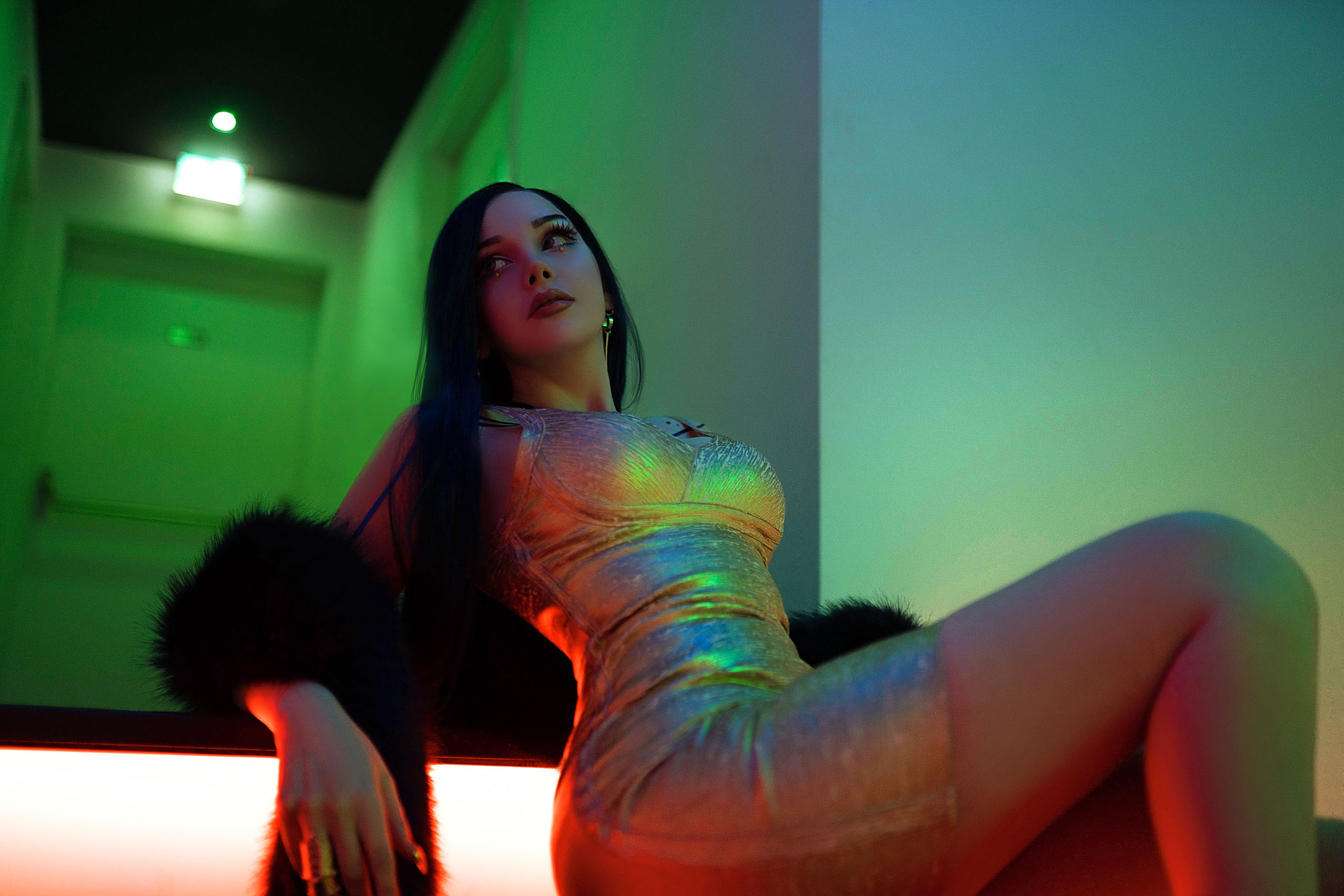 [COS福利] 国外美女SayaTheFox - Cyberpunk Dress第2张