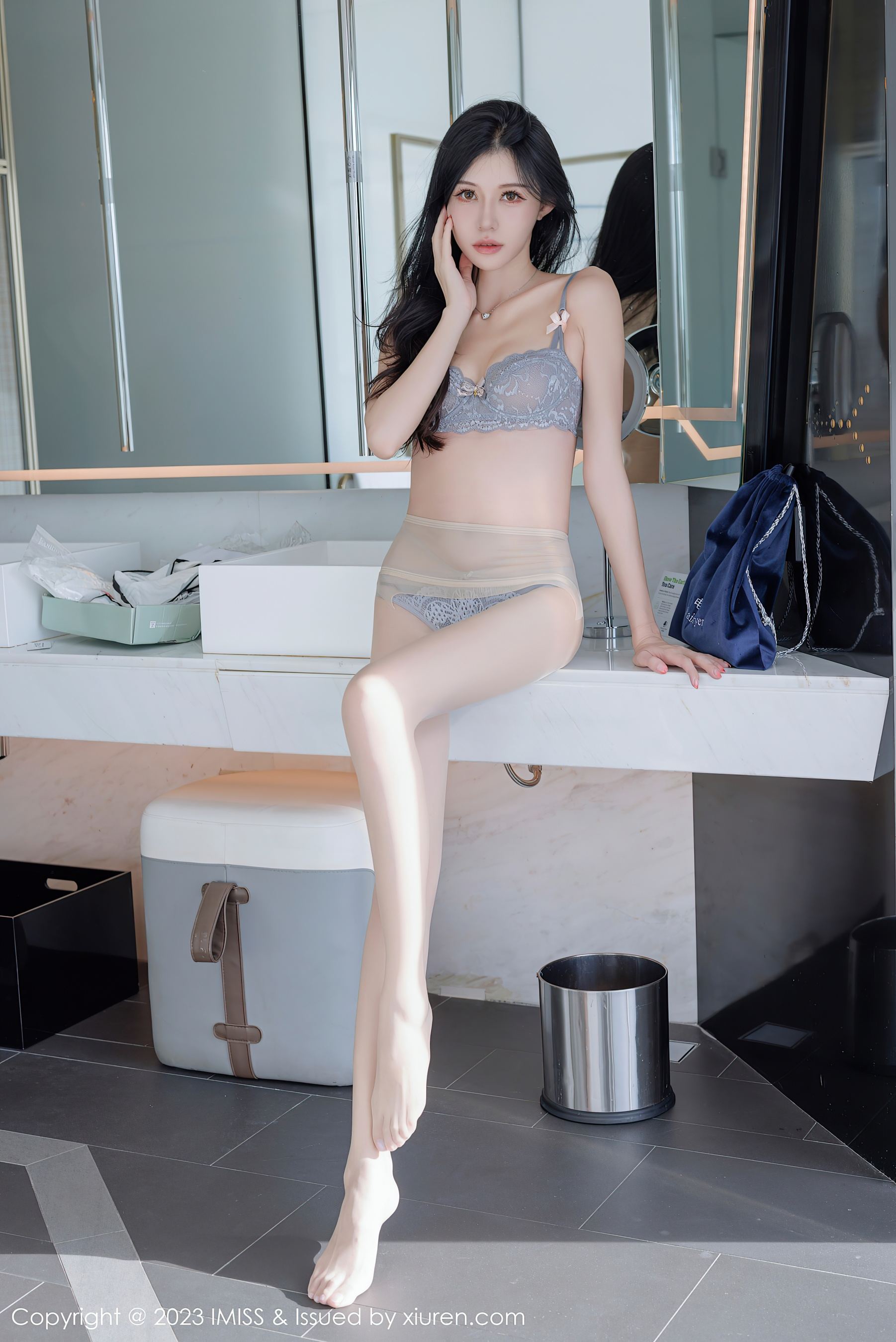  爱蜜社 VOL.746 泥鳅鳅 时尚美腿第1张