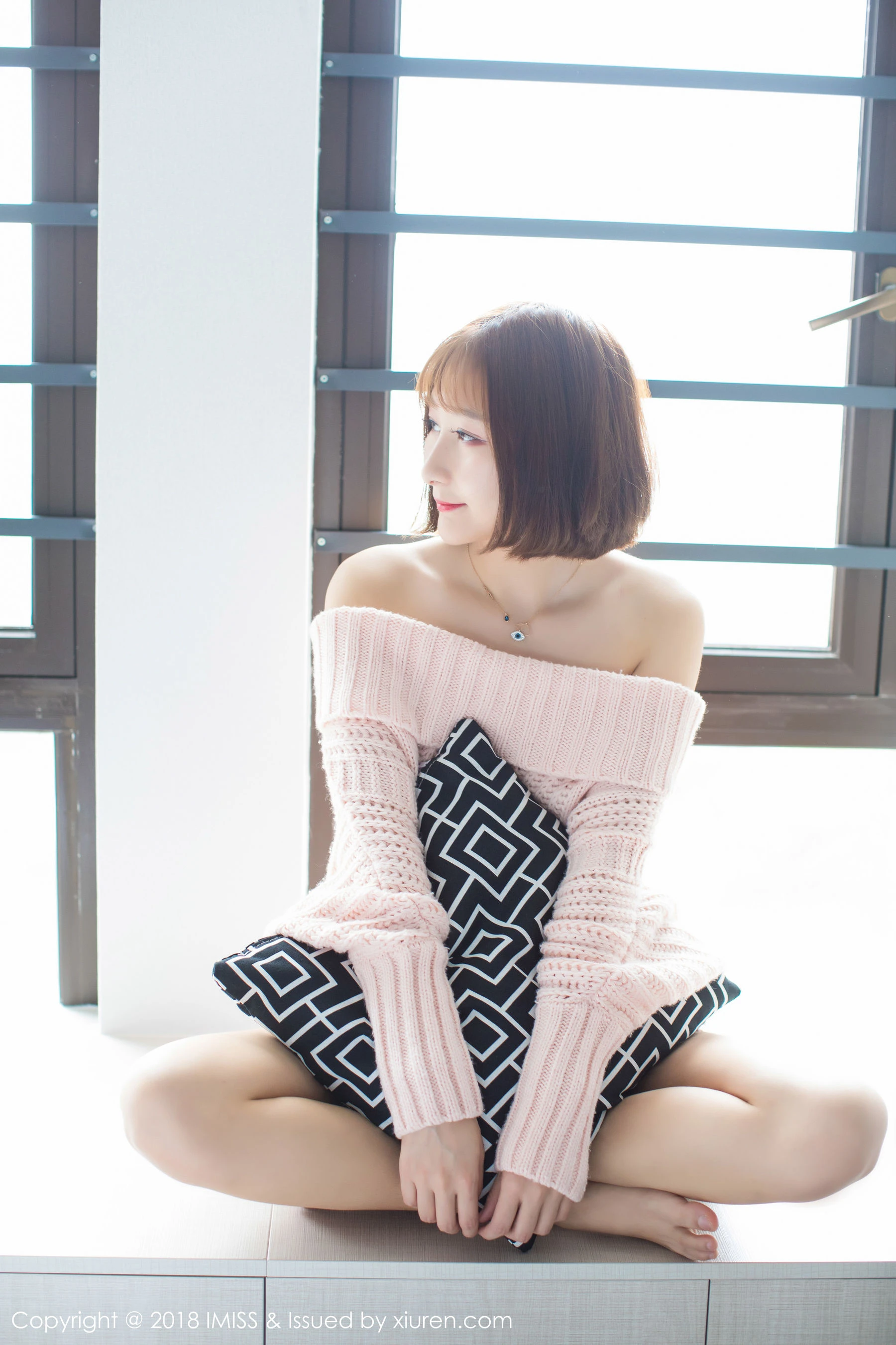  九尾Ivy-《性感极致的丝袜美腿诱惑》 爱蜜社IMiss Vol.240第3张