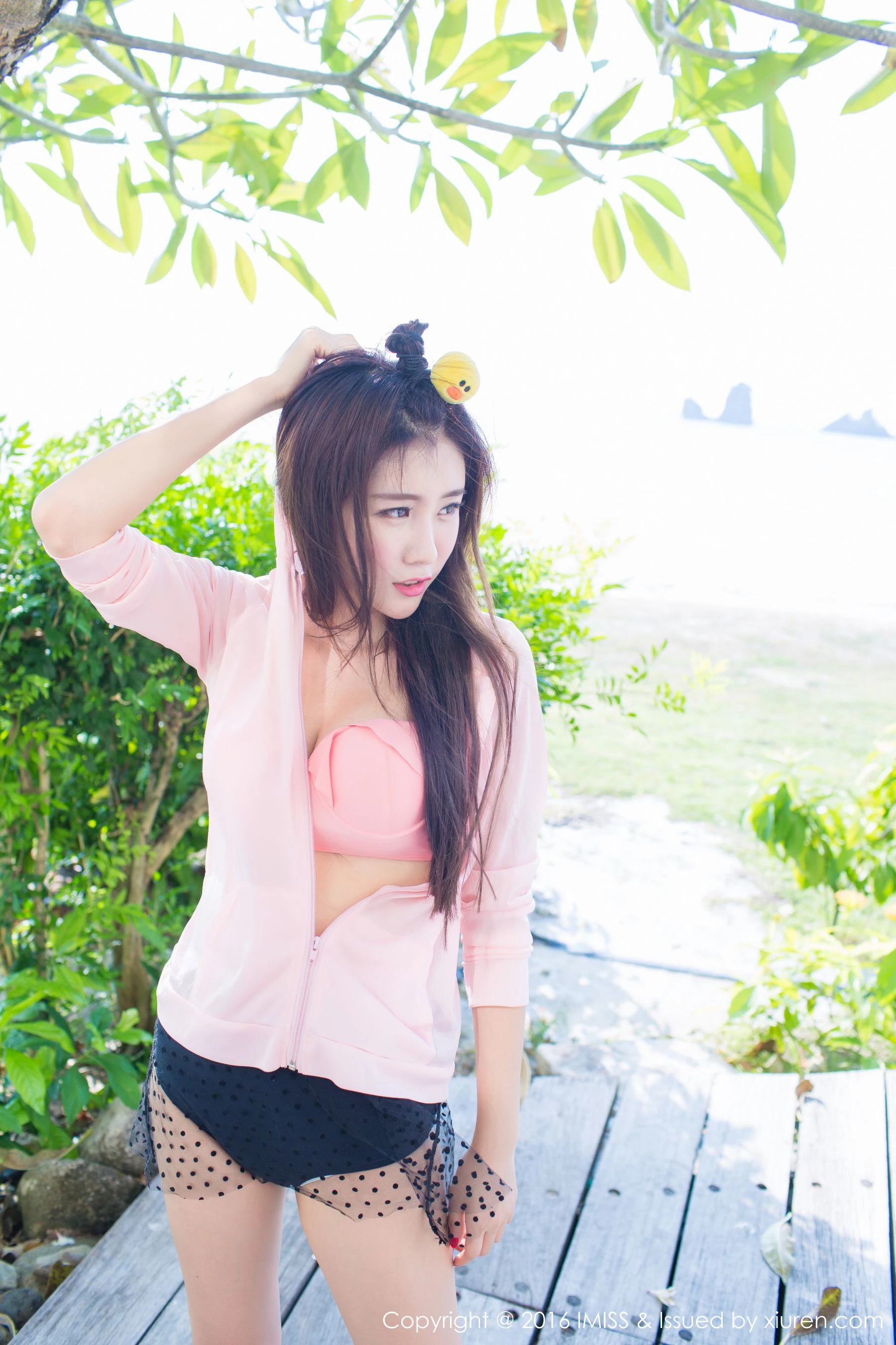 程小烦不烦《粉色装扮+白色裙子外拍》 爱蜜社IMiss Vol.086第5张