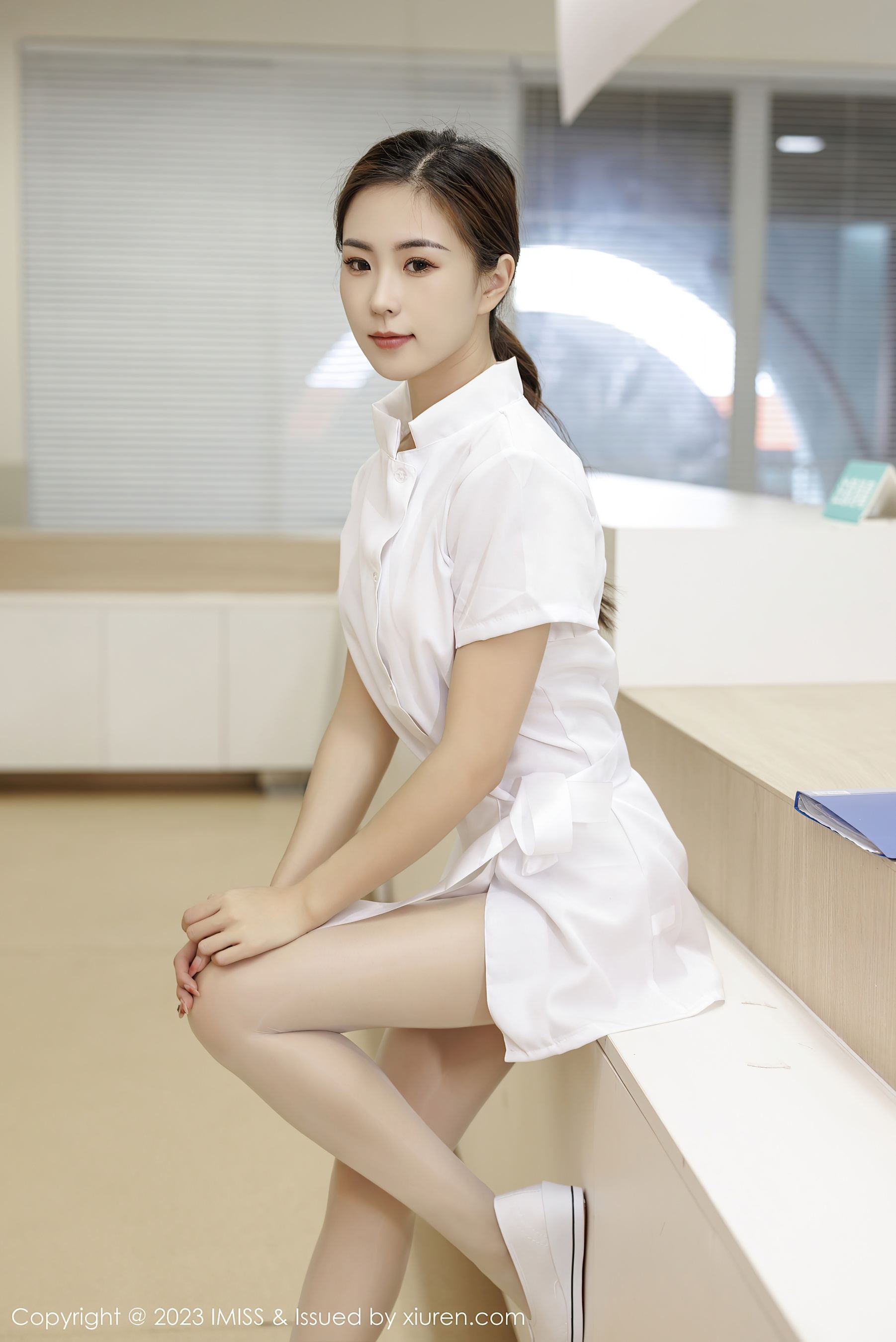  爱蜜社 VOL.726 杨紫嫣candy 护士服美腿第4张