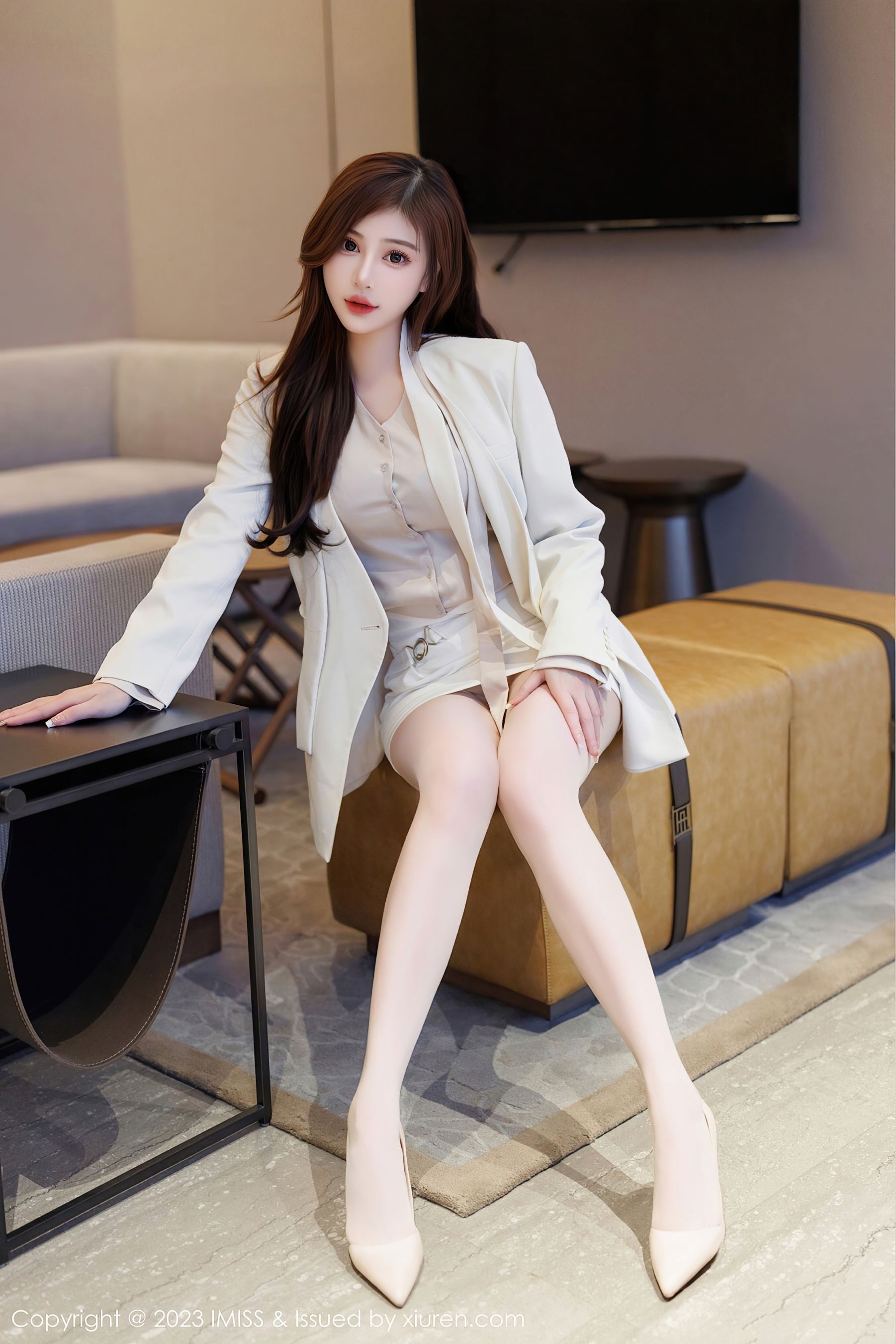  爱蜜社 VOL.732 Lavinia肉肉 丝袜美腿第10张