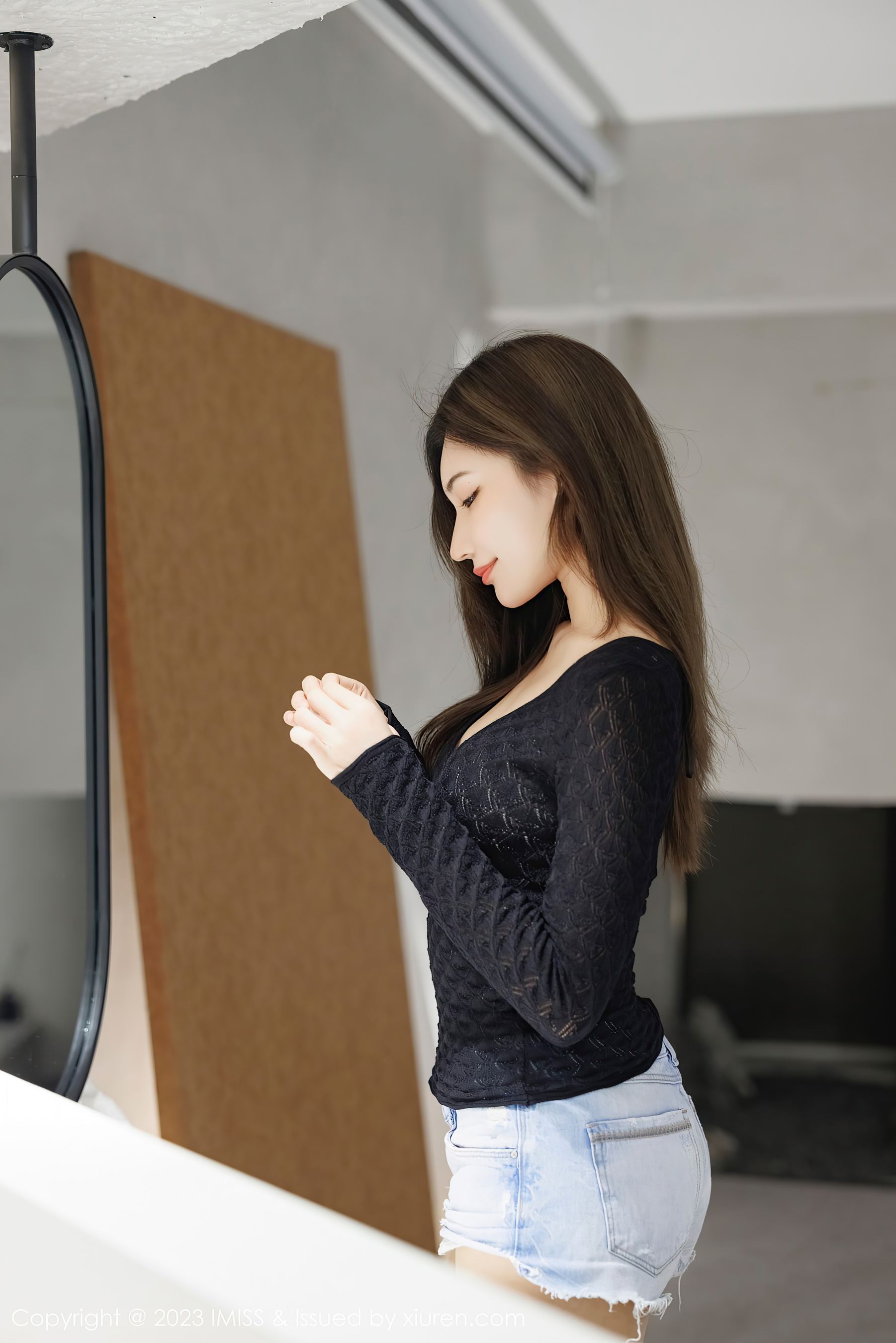  爱蜜社 VOL.727 小狐狸Kathryn 超短裤美腿第14张