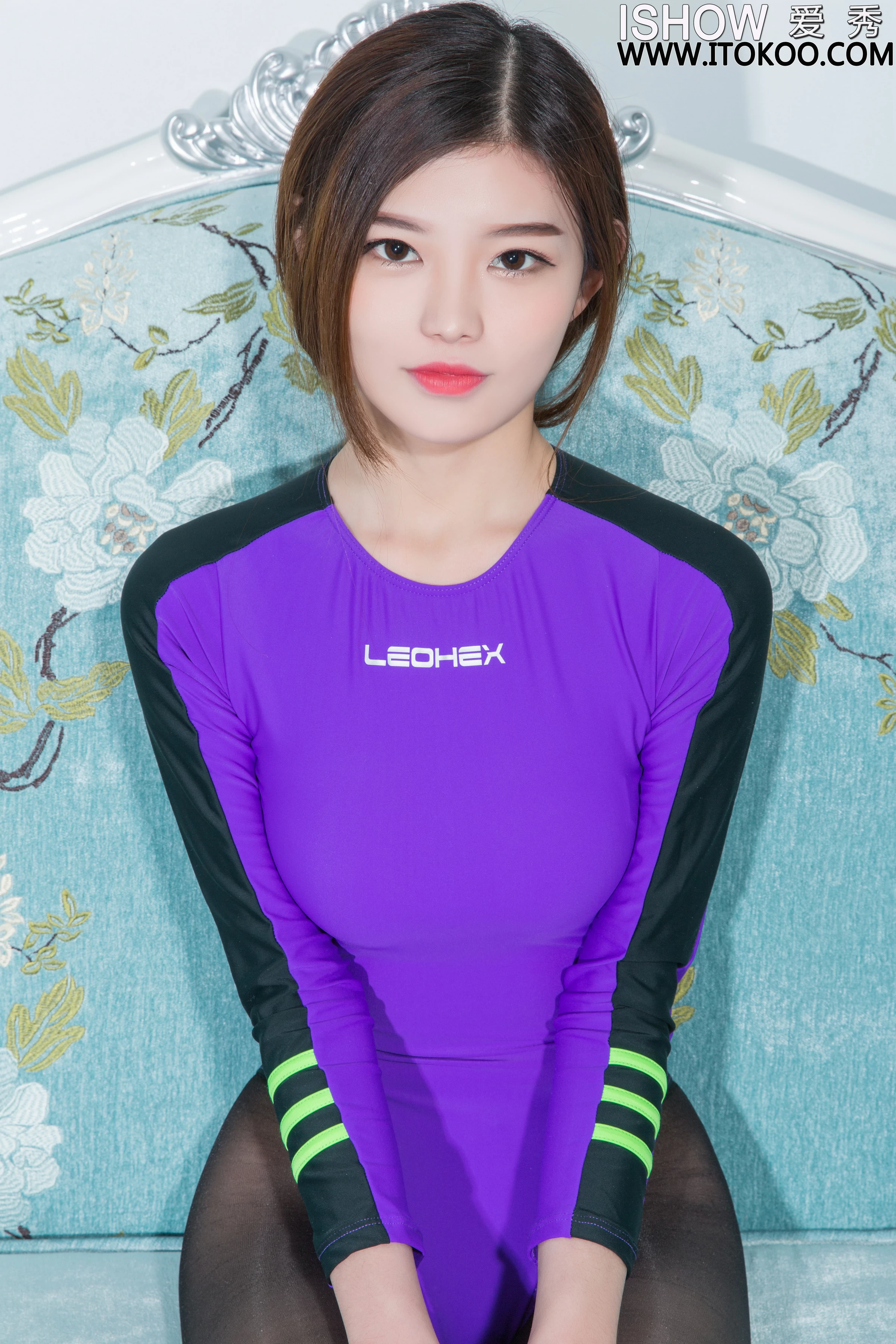 [ISHOW爱秀]NO.221 林沐沐Liny 紫色紧身连体衣加黑色丝袜美腿性感私房写真集第9张
