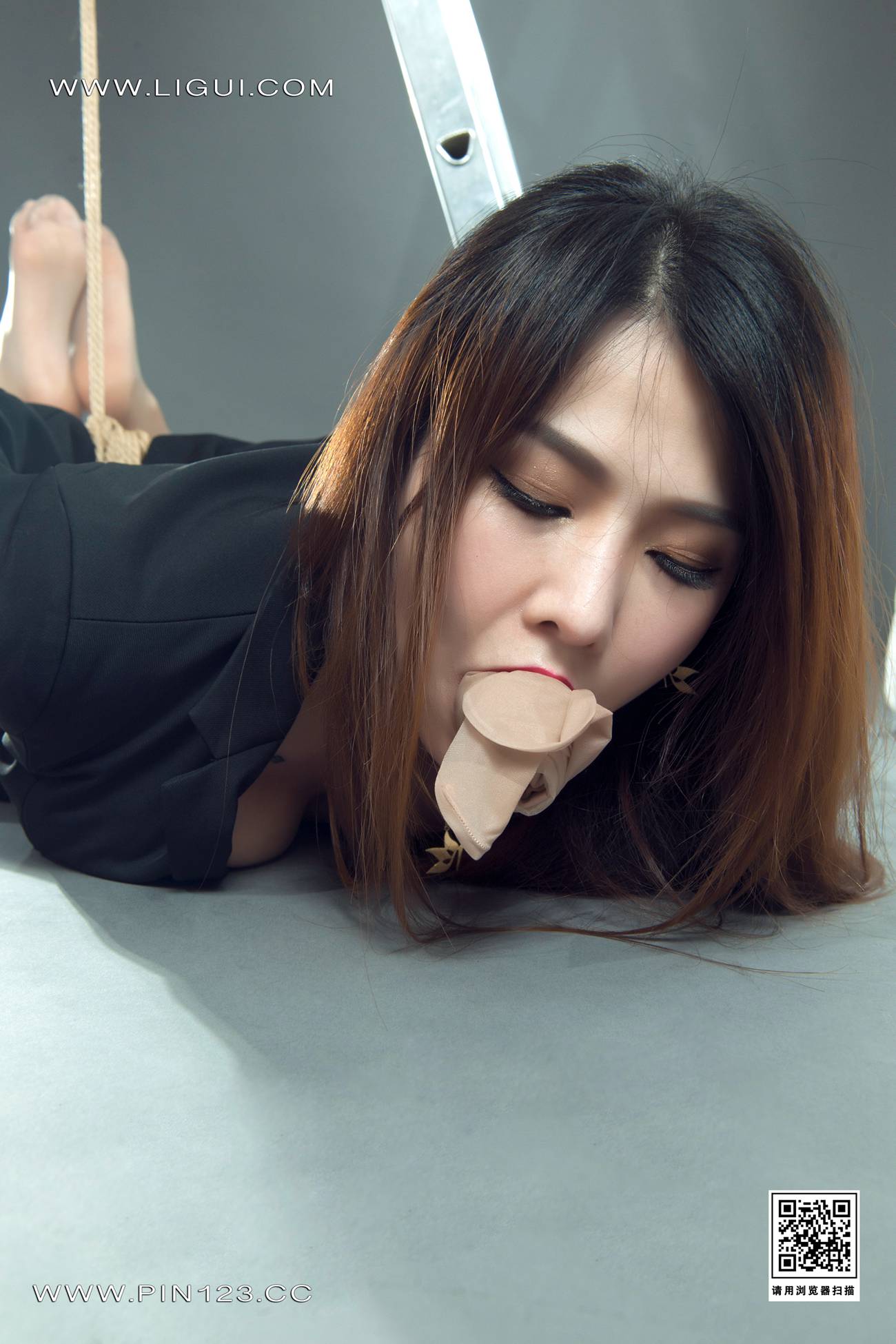 [Ligui丽柜]2022.06.09《紧缚职女》文静第33张