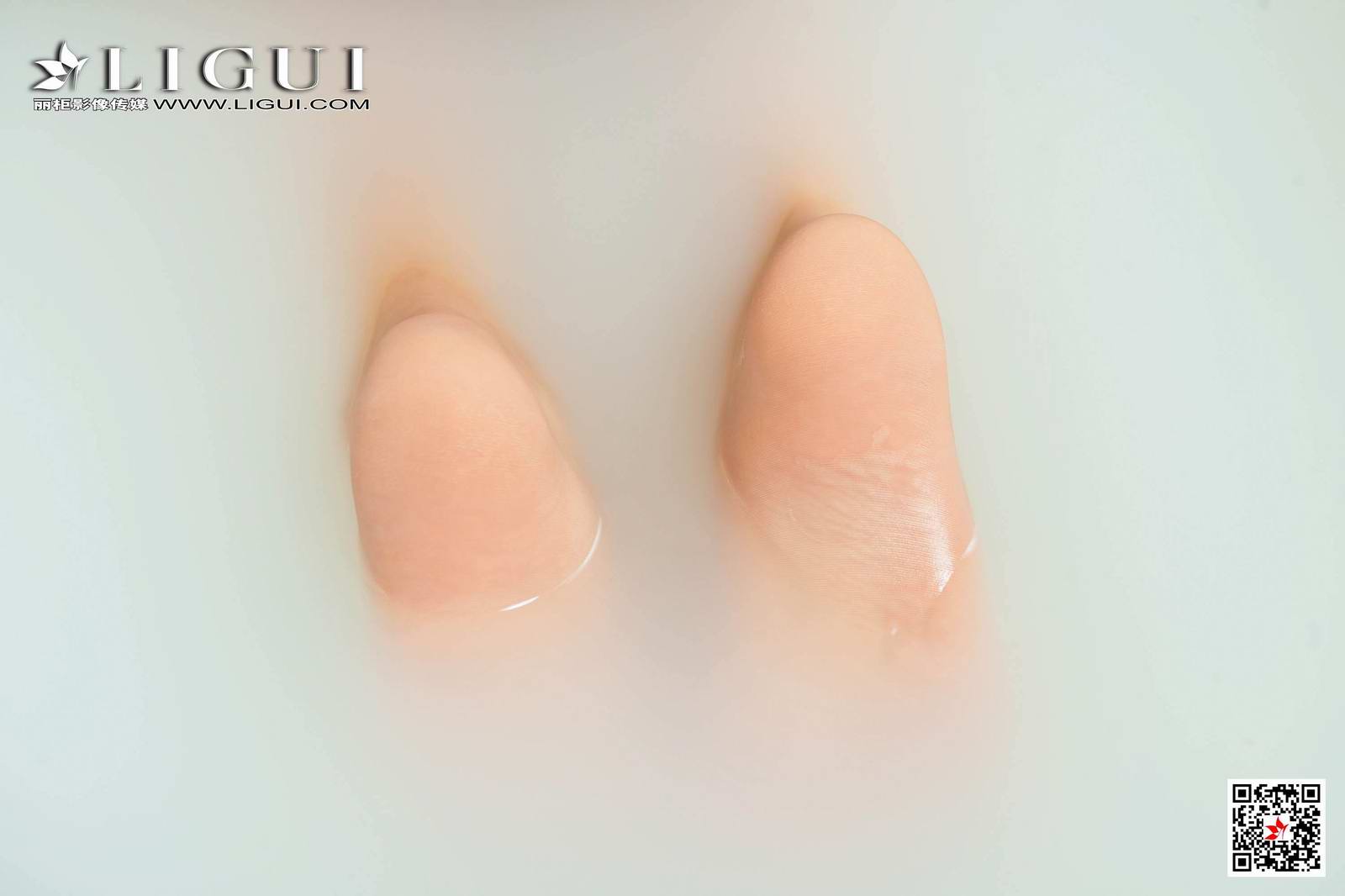 Ligui丽柜 2020.05.27《香浴名莲》潘潘第4张