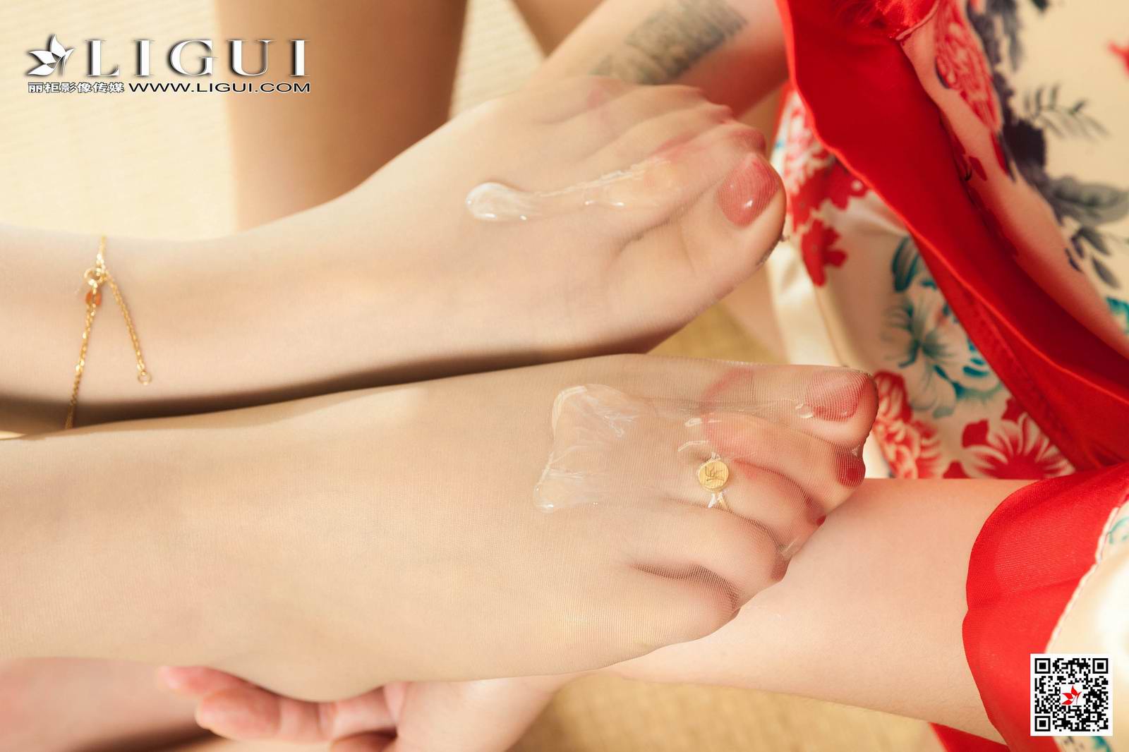 Ligui丽柜  2020.06.19《双生花》- 唇享丝柔 文芮&amp;婷第4张