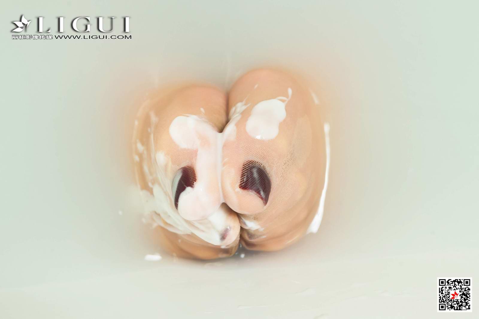 Ligui丽柜 2020.07.02《浴室现春光》兔子第6张