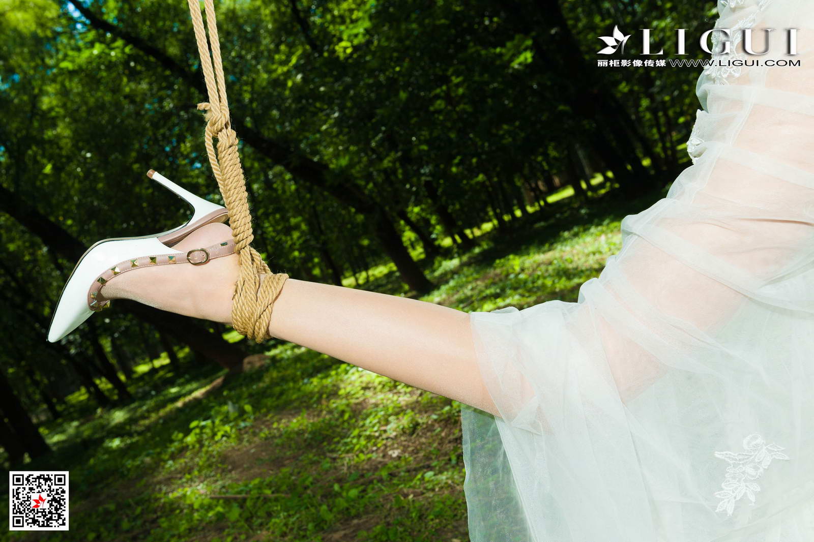 Ligui丽柜 2020.10.16《郊野无助的挣扎》白雪第1张