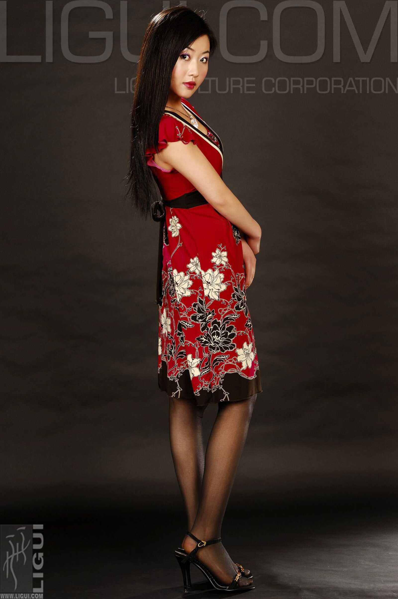 [丽柜LiGui] Model 小璐璐《飄動的丝襪》丝足写真图第10张