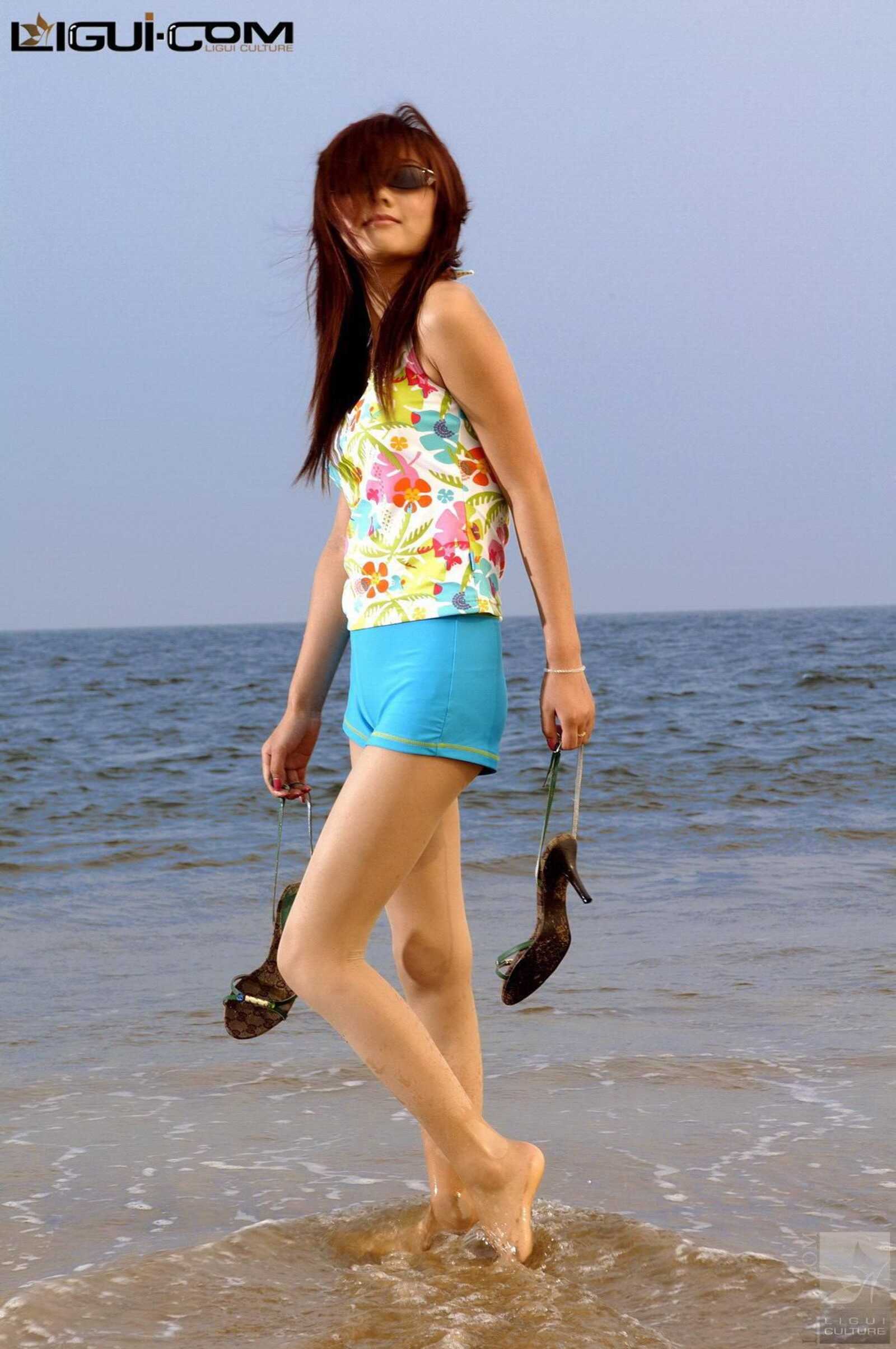 Model 丝丝《海边沙滩美女》 [丽柜LiGui] 丝足写真第7张