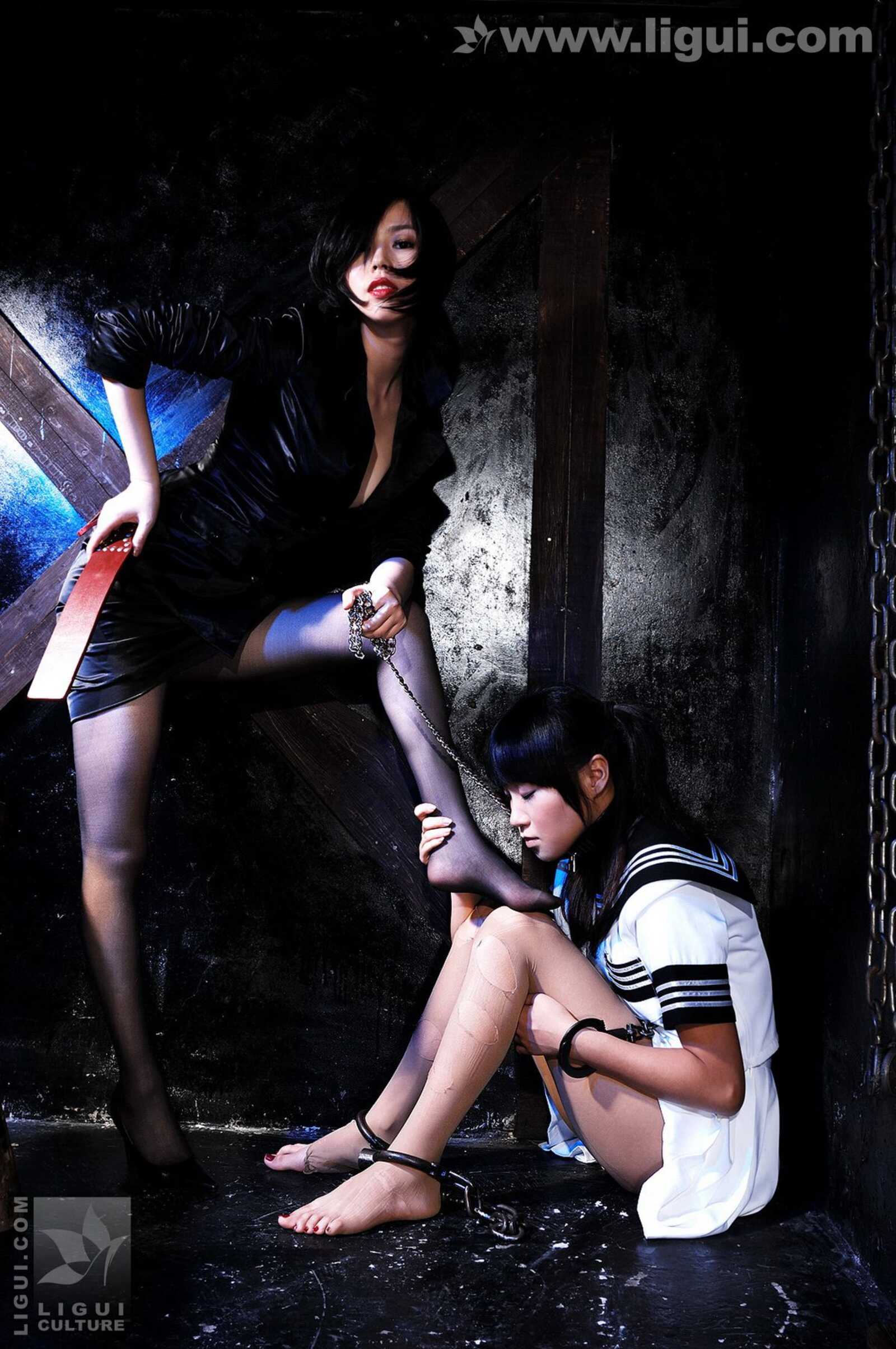 Model 慕子、伊园《特务女鞭打手铐脚镣学生妹》第6张