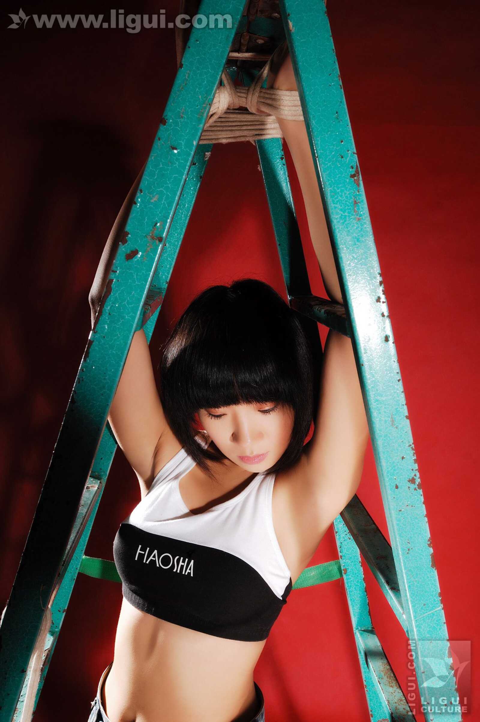 Model 伊园《快节奏围裹俏足美人》 [丽柜美束Li第4张