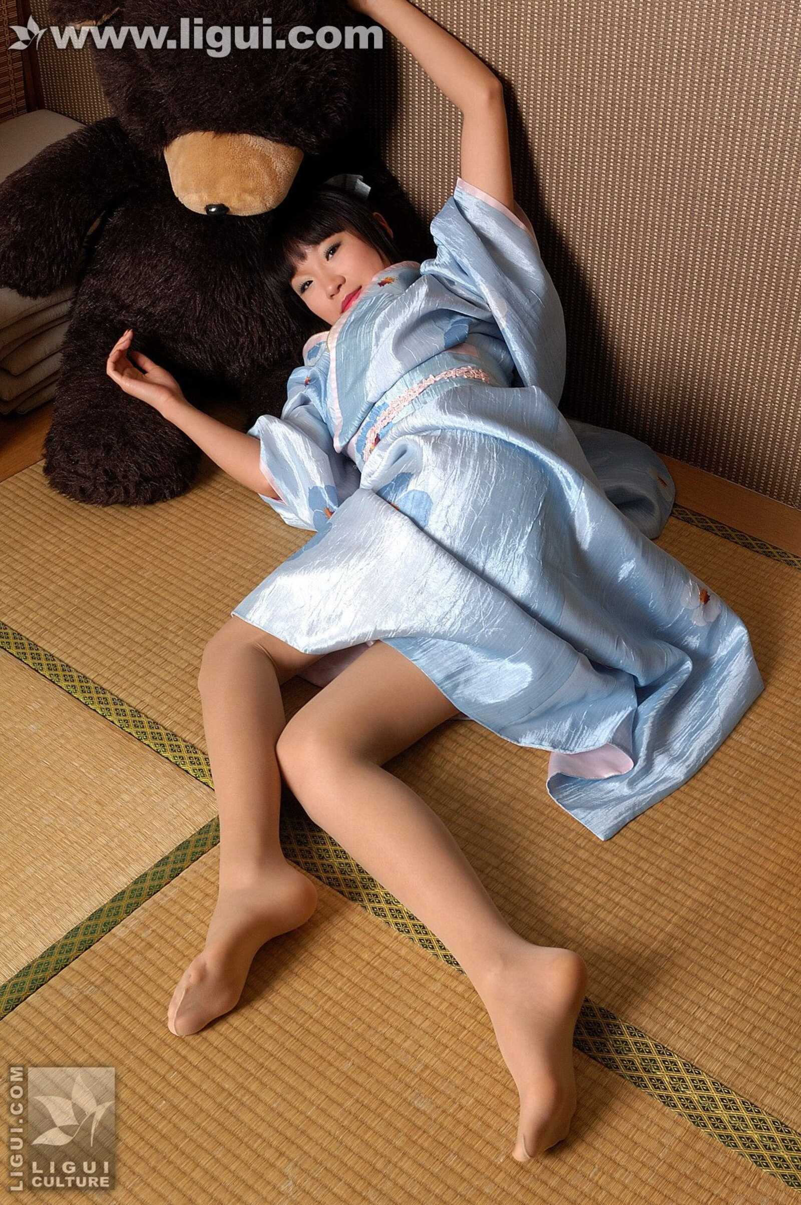 Model 伊园《日本丝袜少女与狗熊的邂逅》 [丽柜第2张